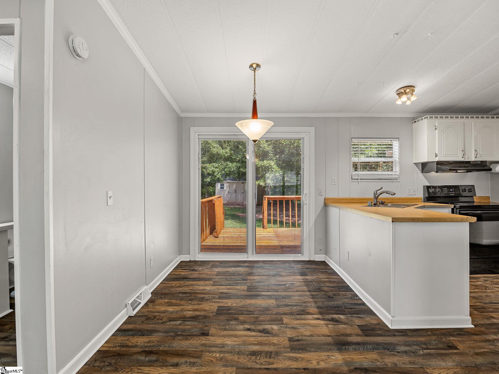 499 Murph Road Property Photo 10