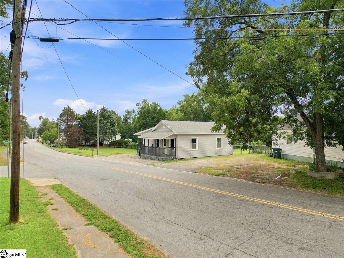 923 N Pinckney Street Property Photo 3
