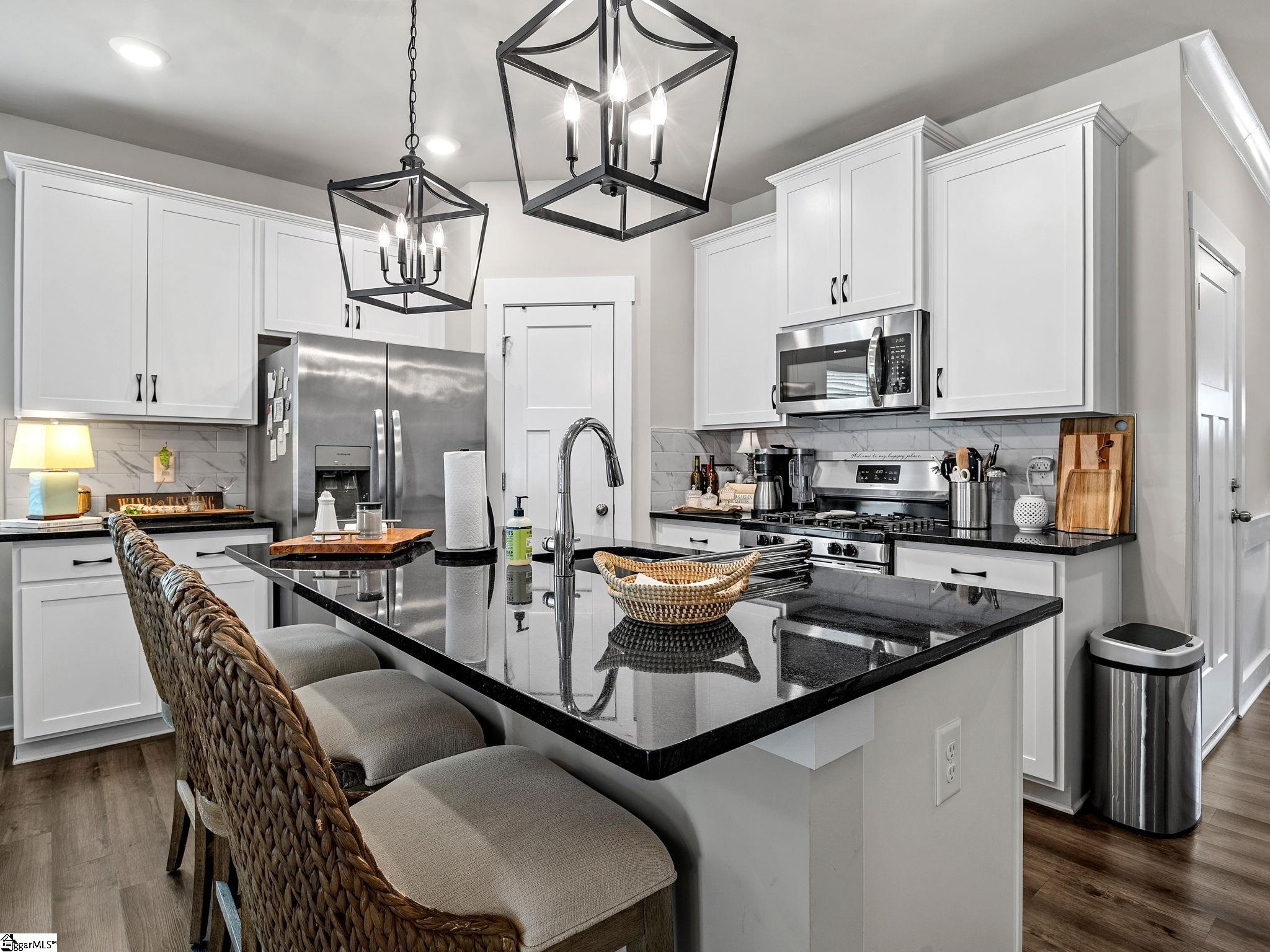 209 Broad Banyan Court Property Photo 10