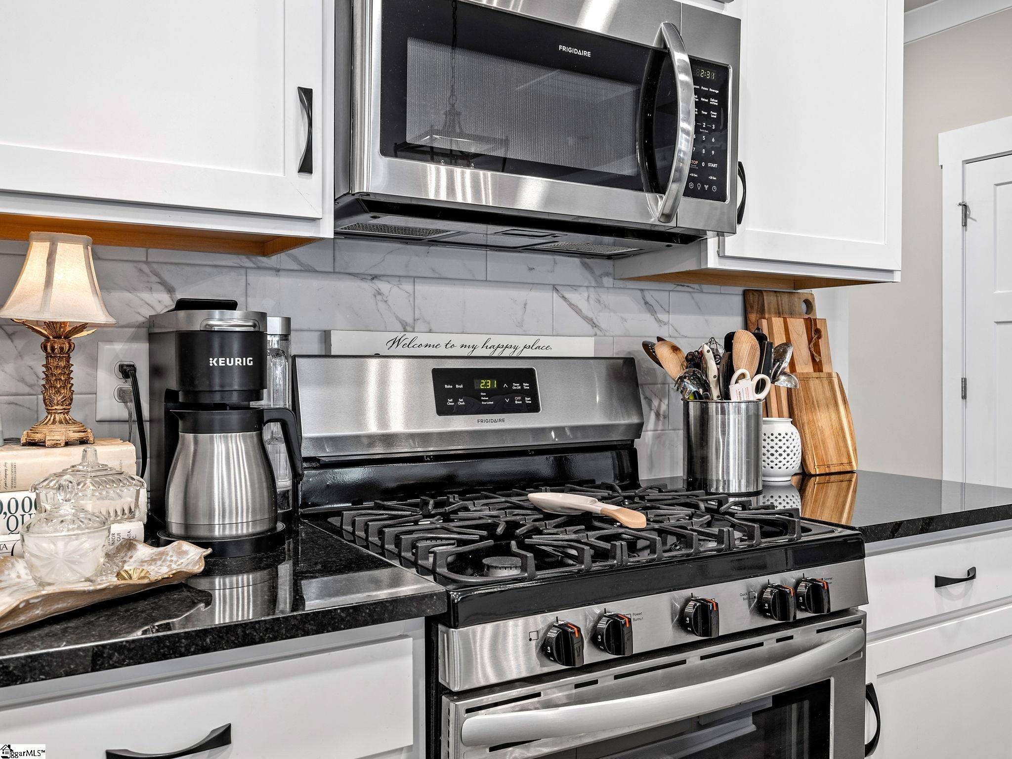 209 Broad Banyan Court Property Photo 12