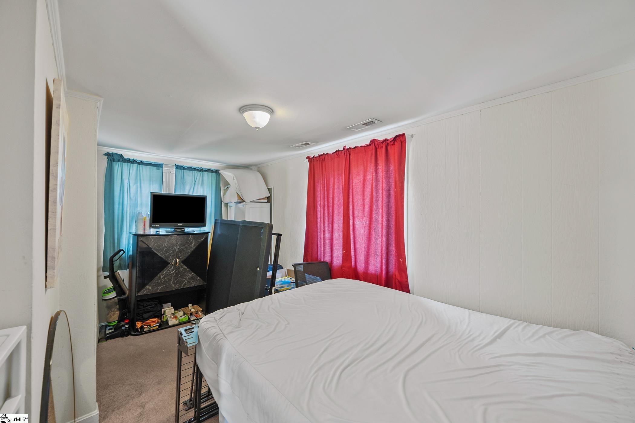 9 Glenwood Lane Property Photo 8