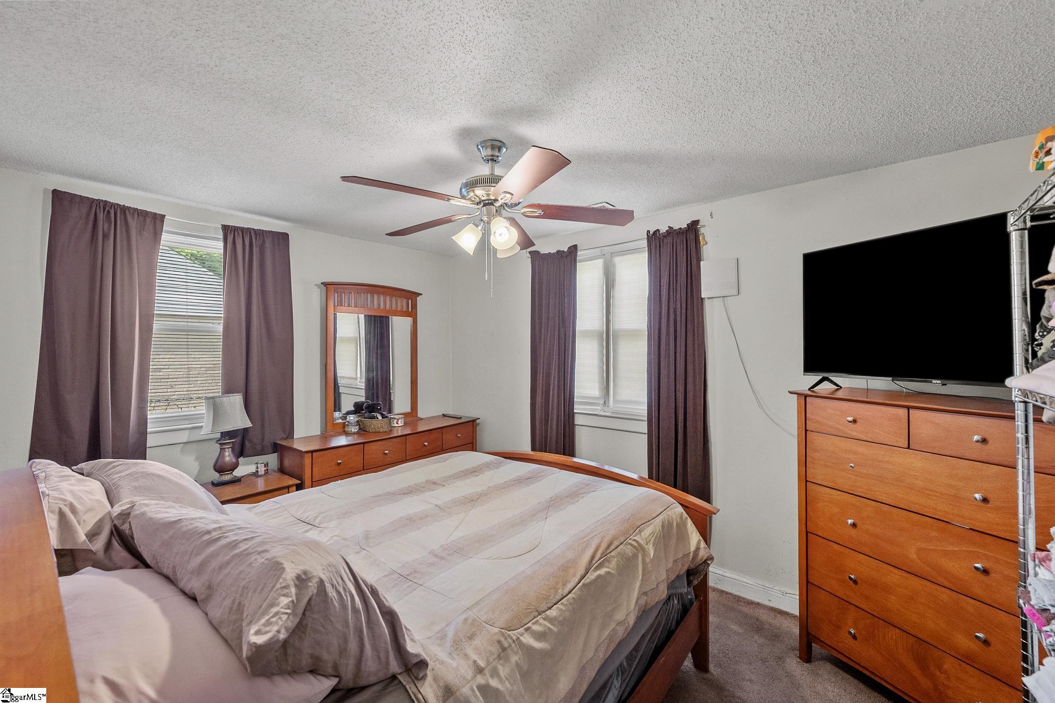 9 Glenwood Lane Property Photo 17