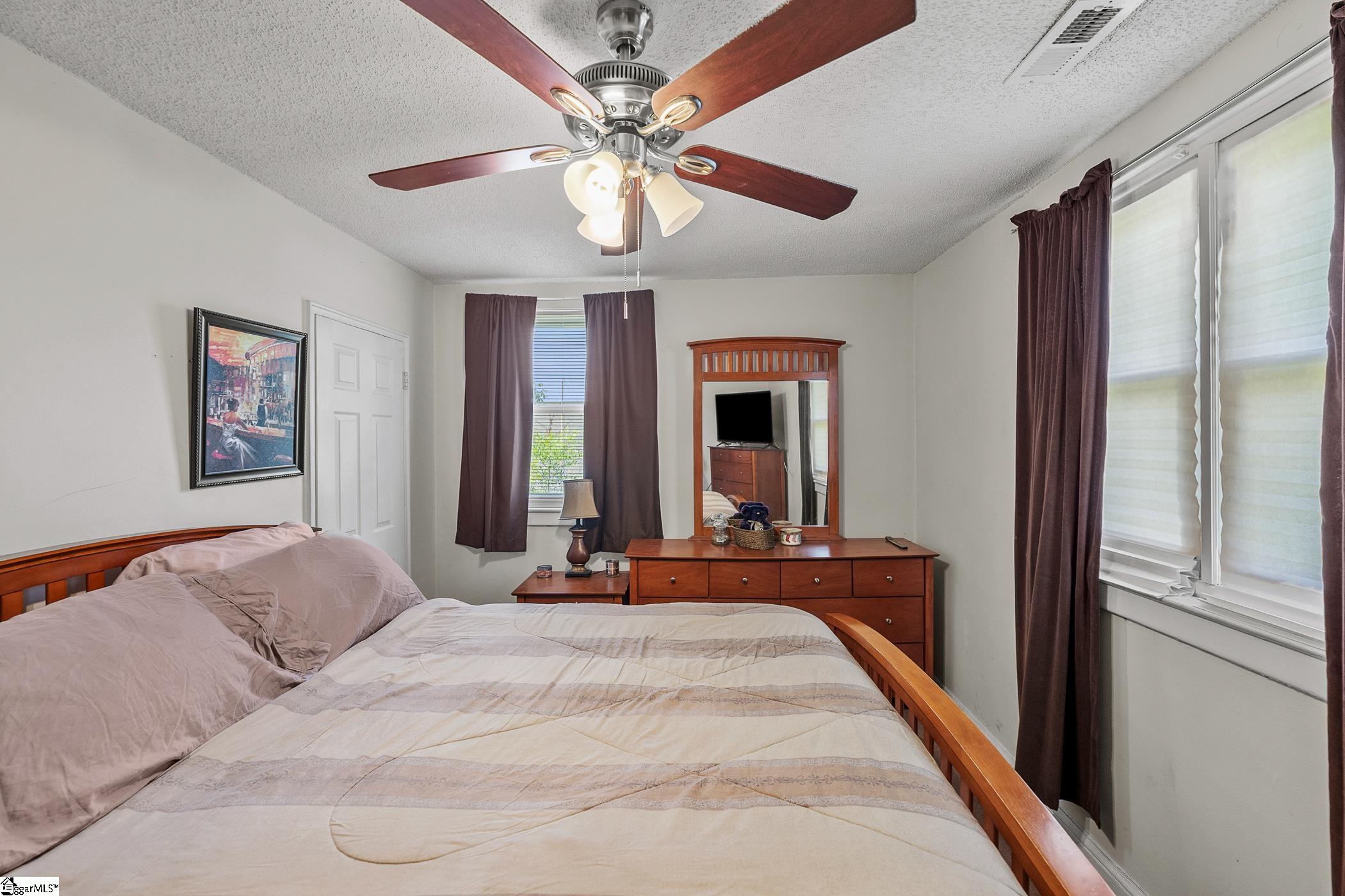9 Glenwood Lane Property Photo 20