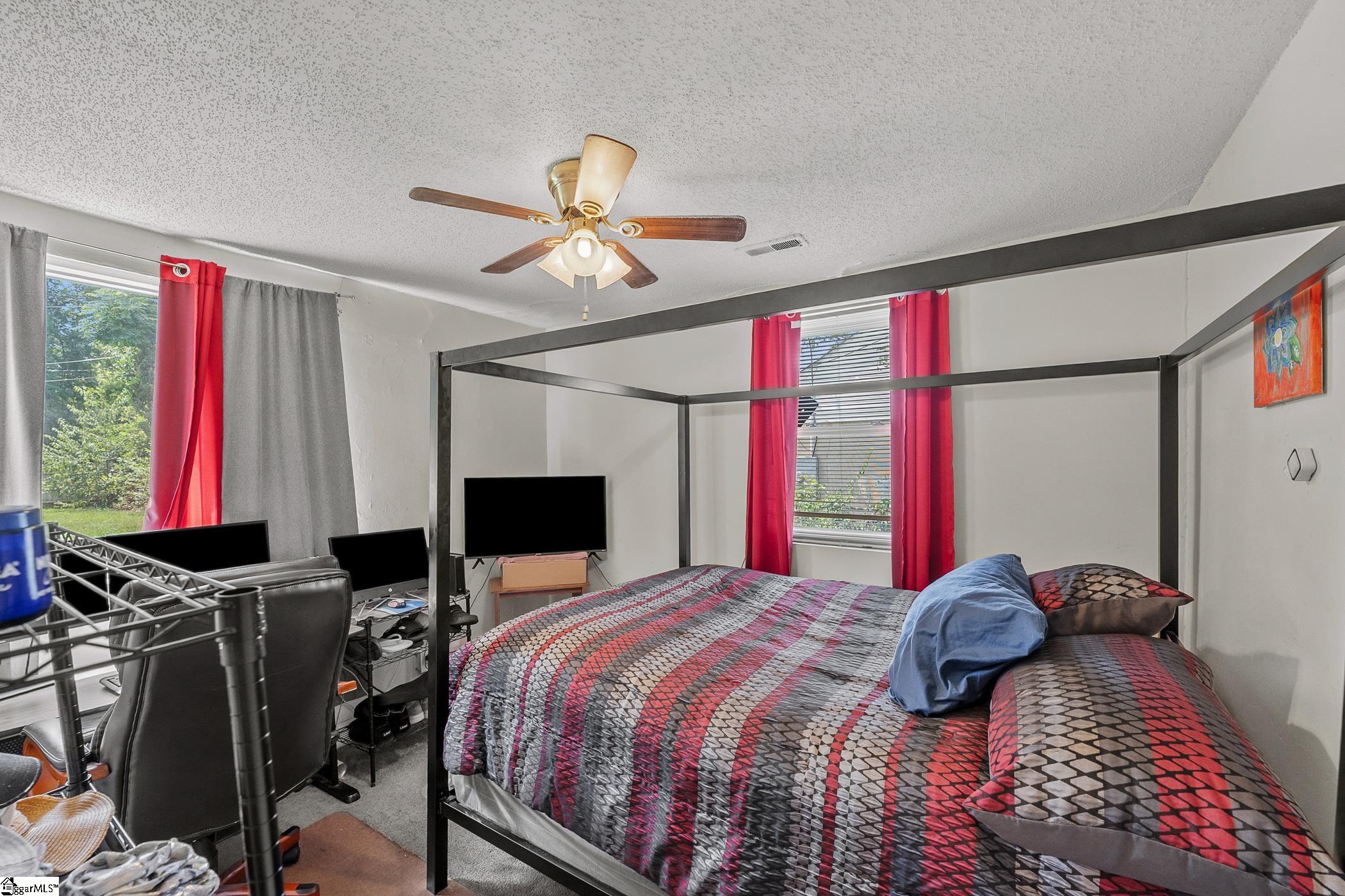 9 Glenwood Lane Property Photo 21