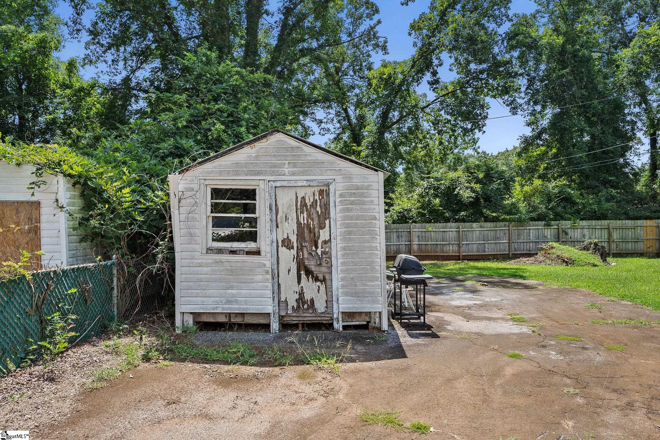 9 Glenwood Lane Property Photo 23
