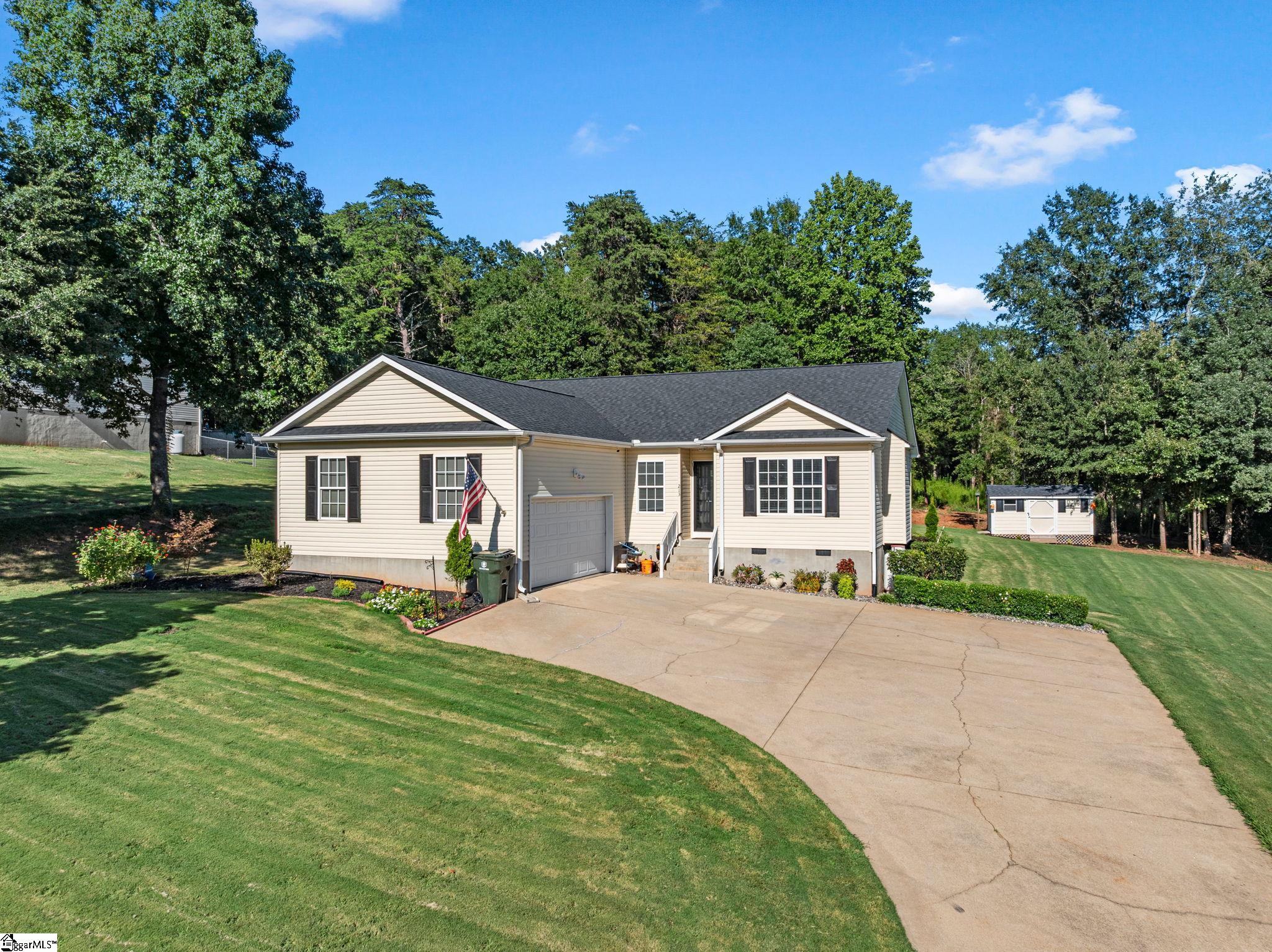 213 Anchors Away Drive Property Photo 1