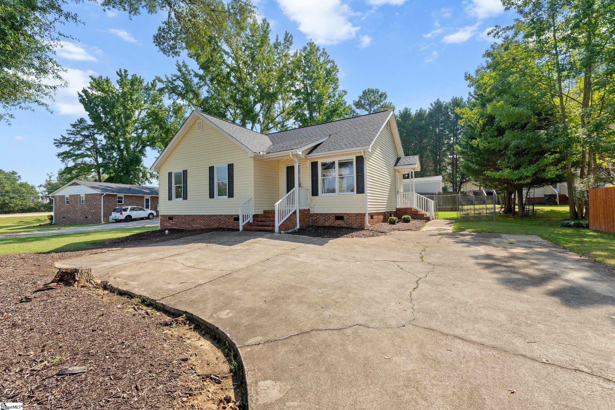302 Valley View Road Property Photo 2