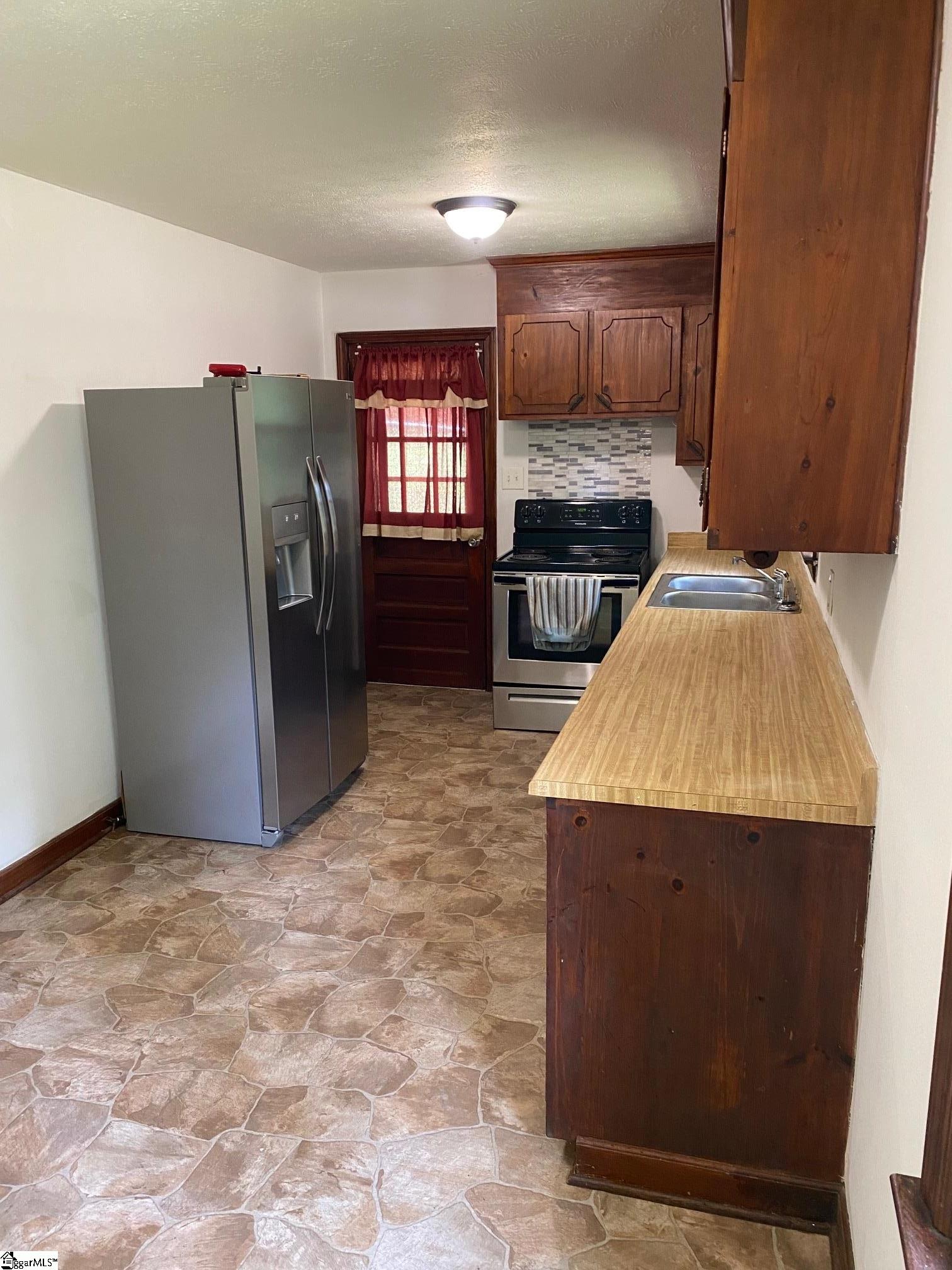 109 Valeview Circle Property Photo 6