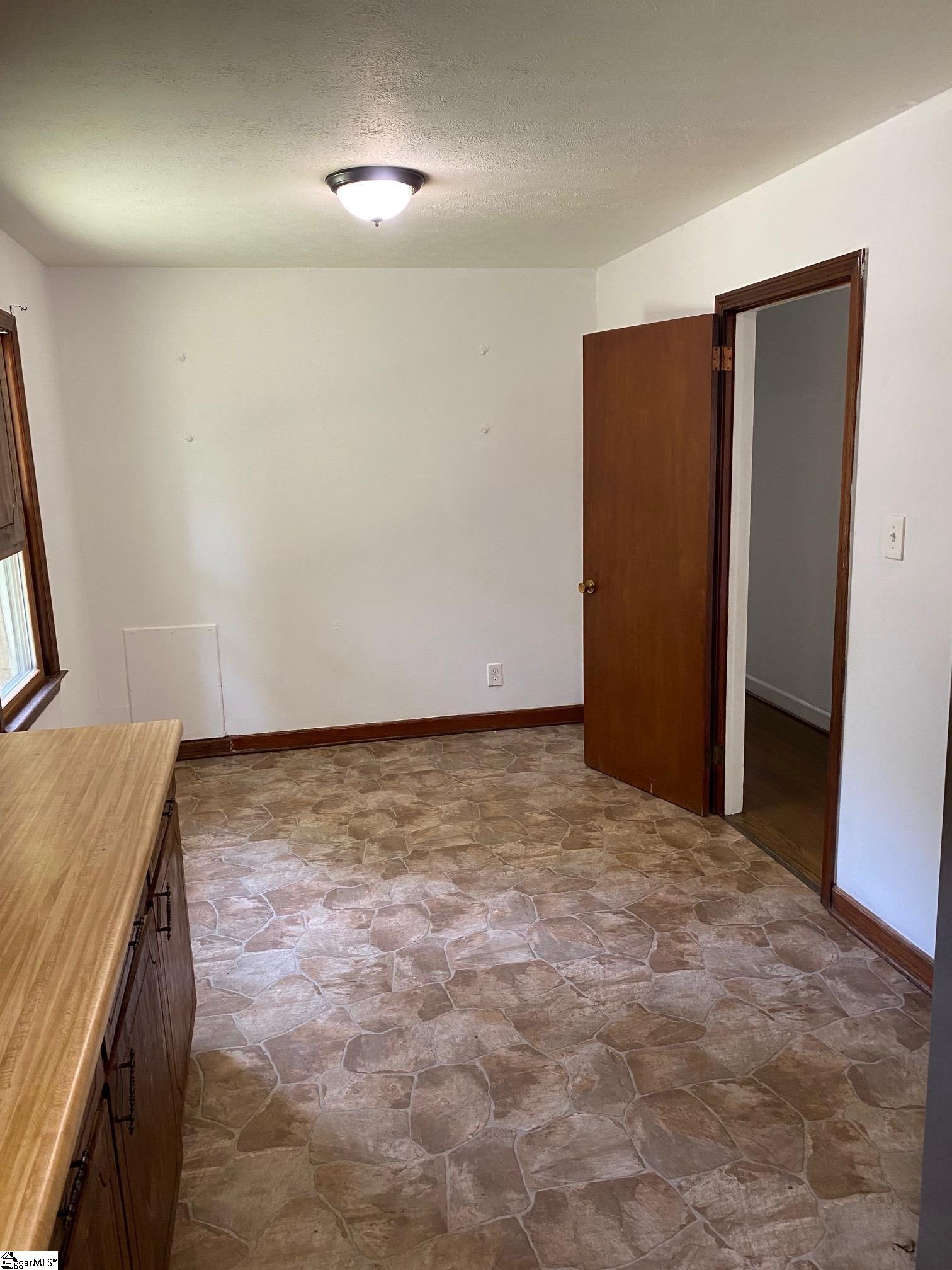 109 Valeview Circle Property Photo 7