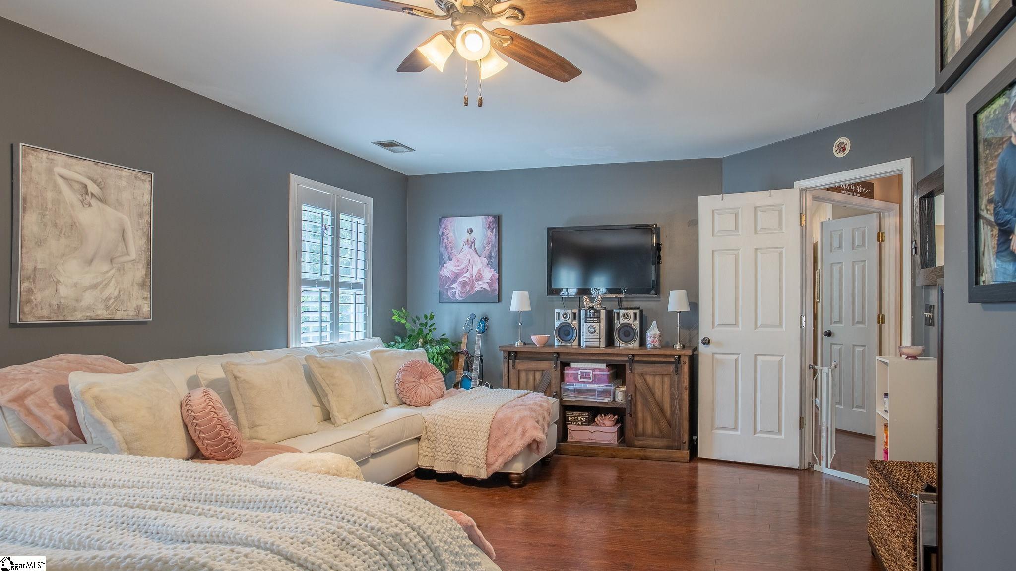 623 Fairview Lake Way Property Photo 41