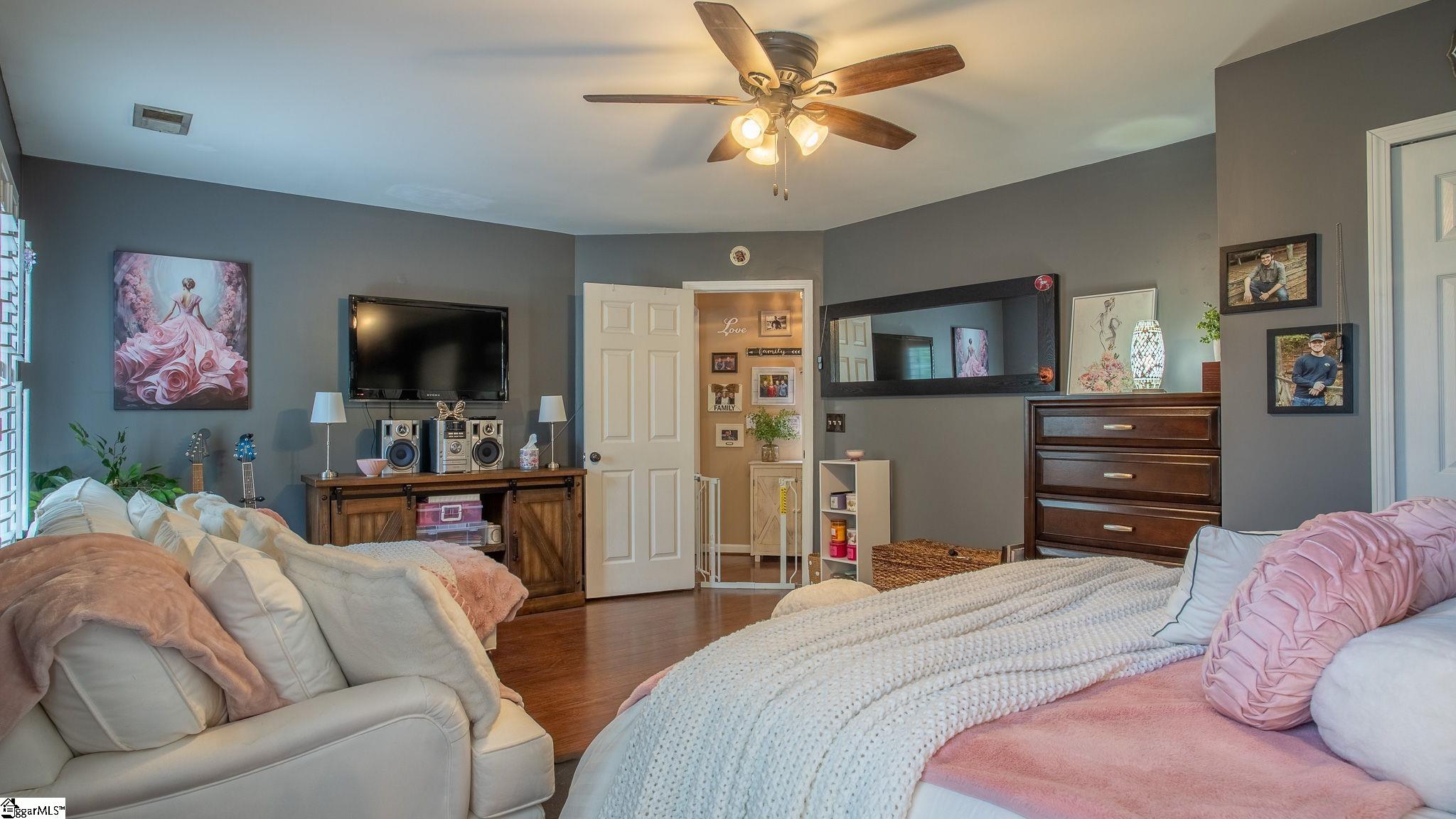 623 Fairview Lake Way Property Photo 42