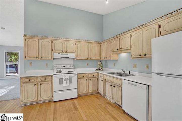 310 Dunwoody Drive Property Photo 6