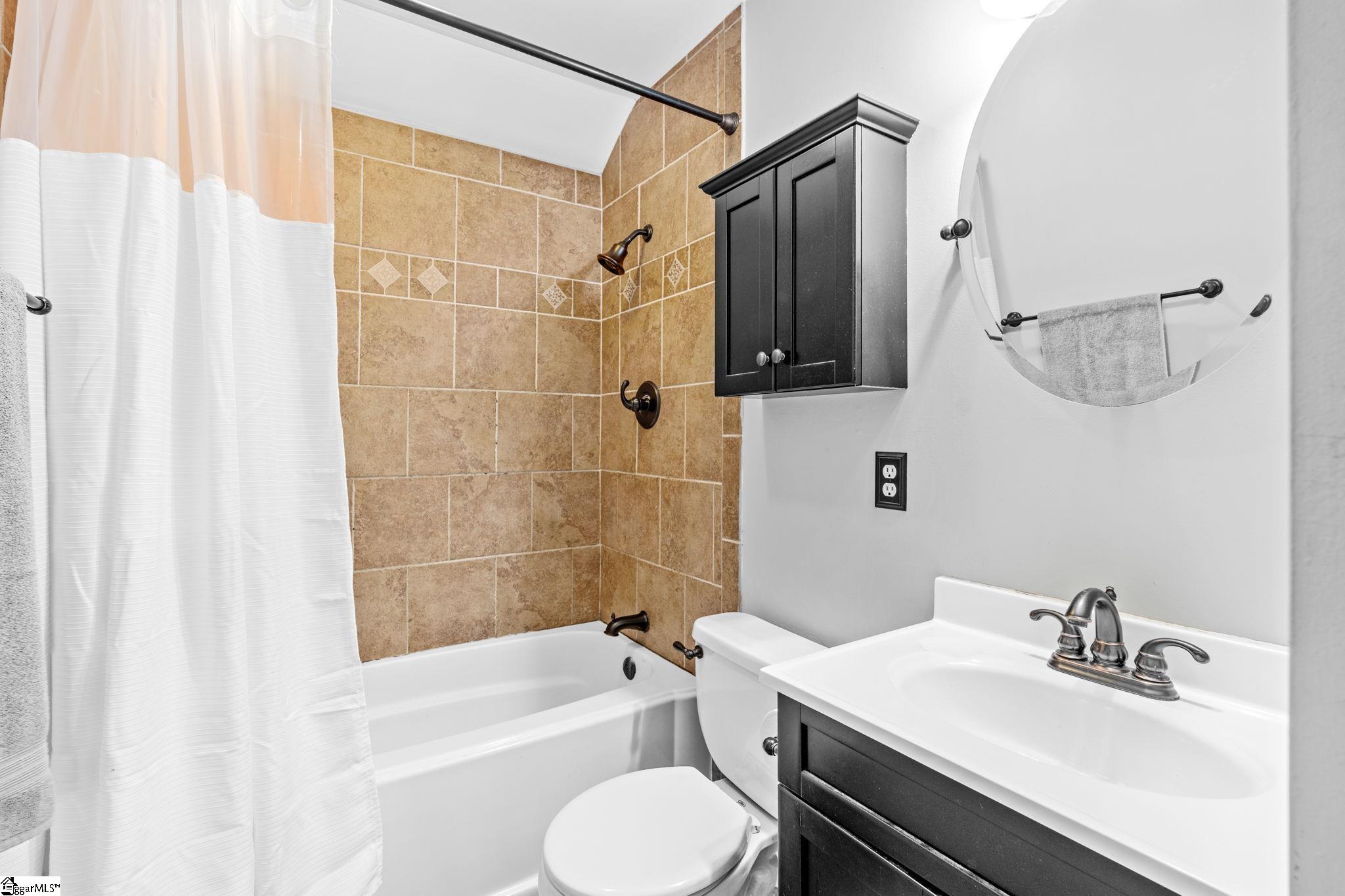 141 Inwood Court Property Photo 17