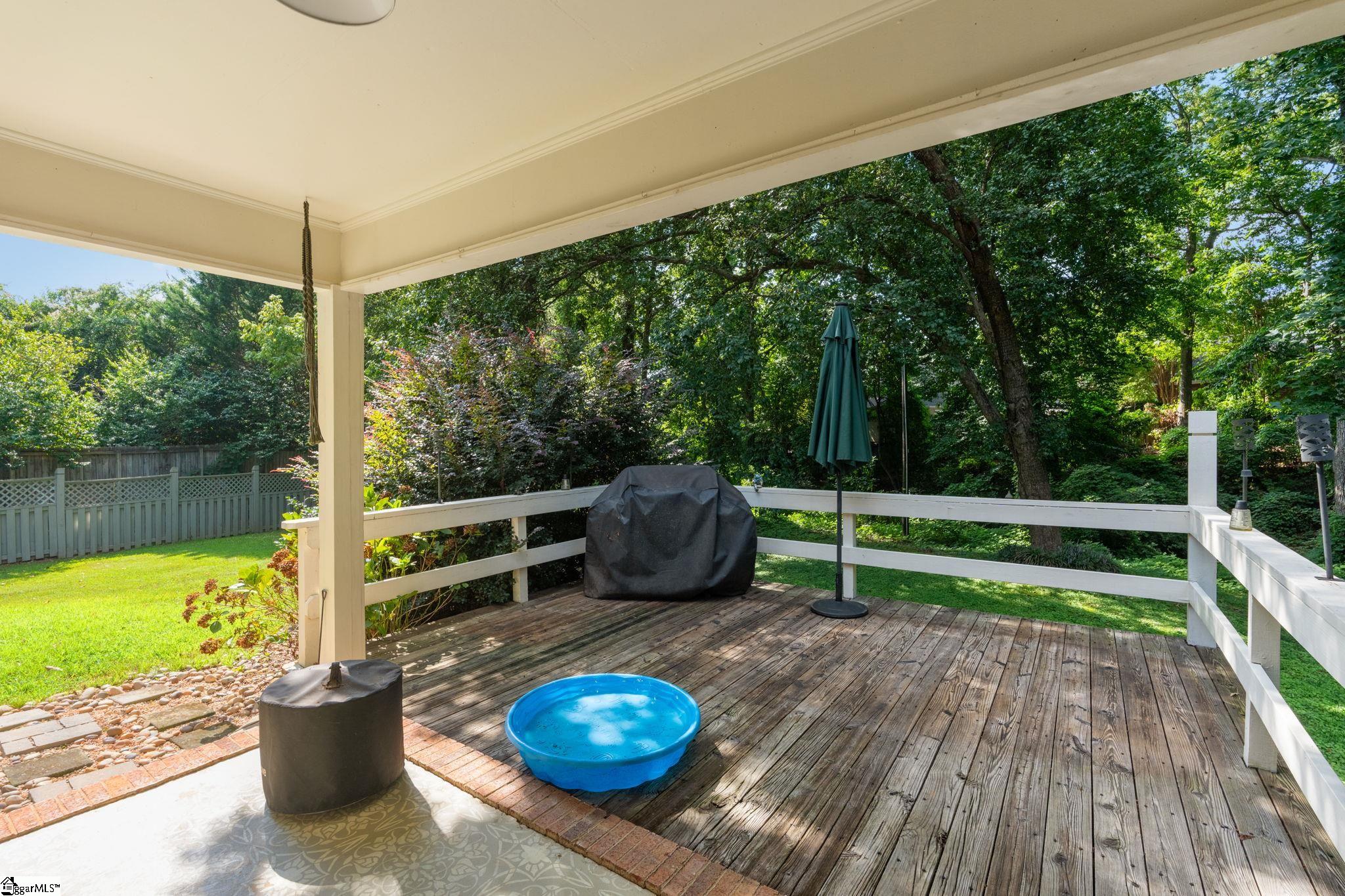141 Inwood Court Property Photo 18