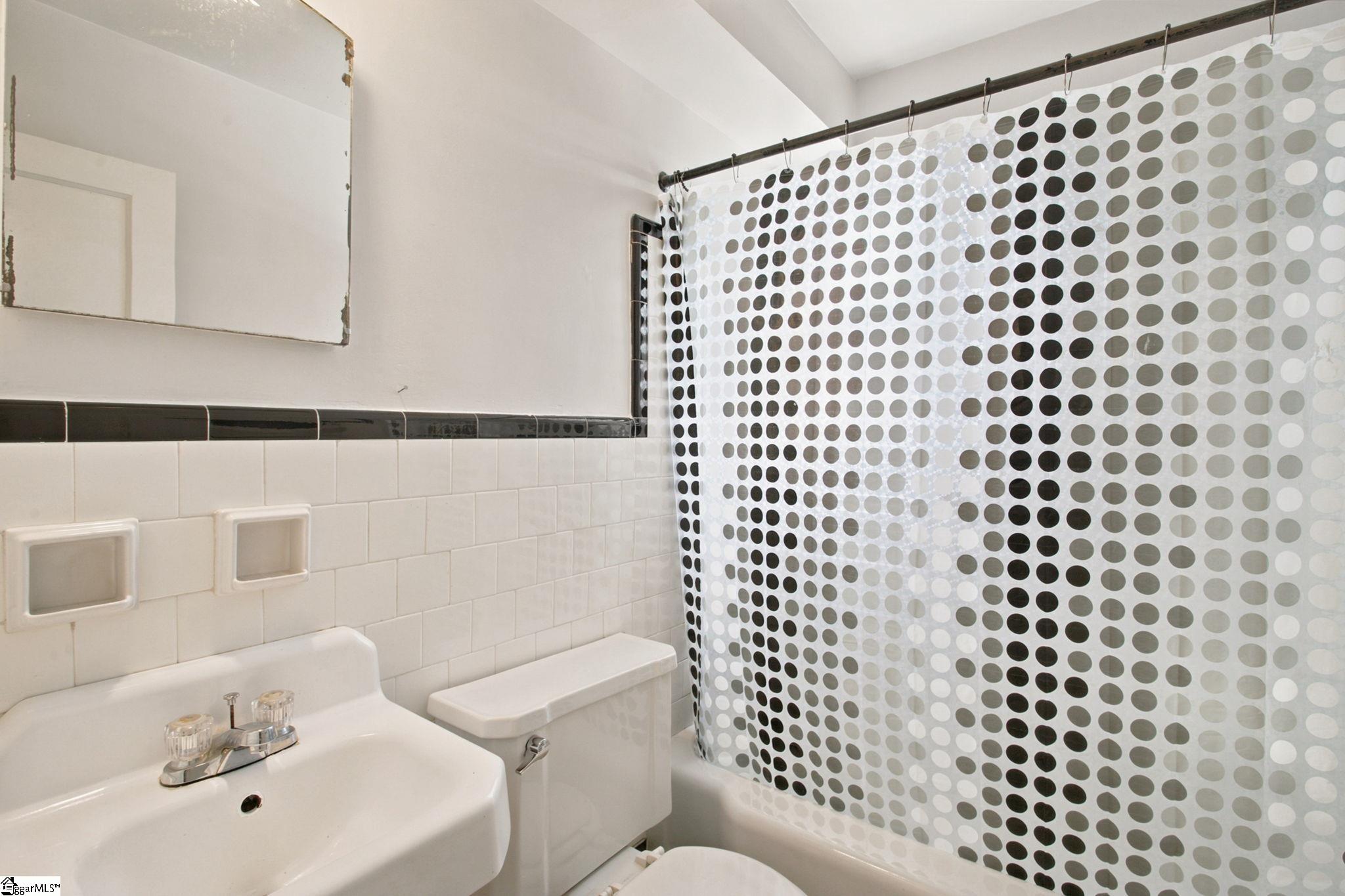 100 Lewis Drive Property Photo 12