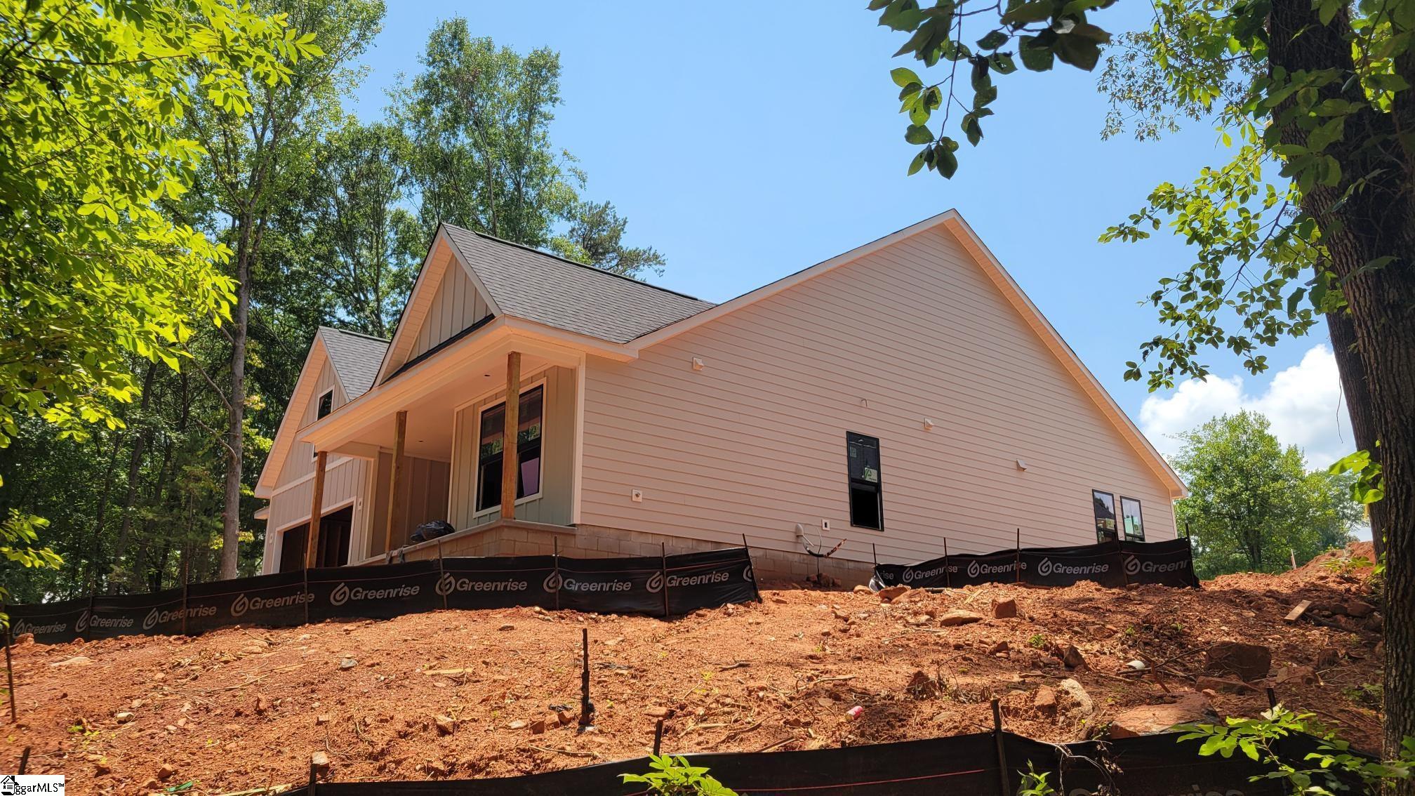 1815 Cross Creek Drive Property Photo 4