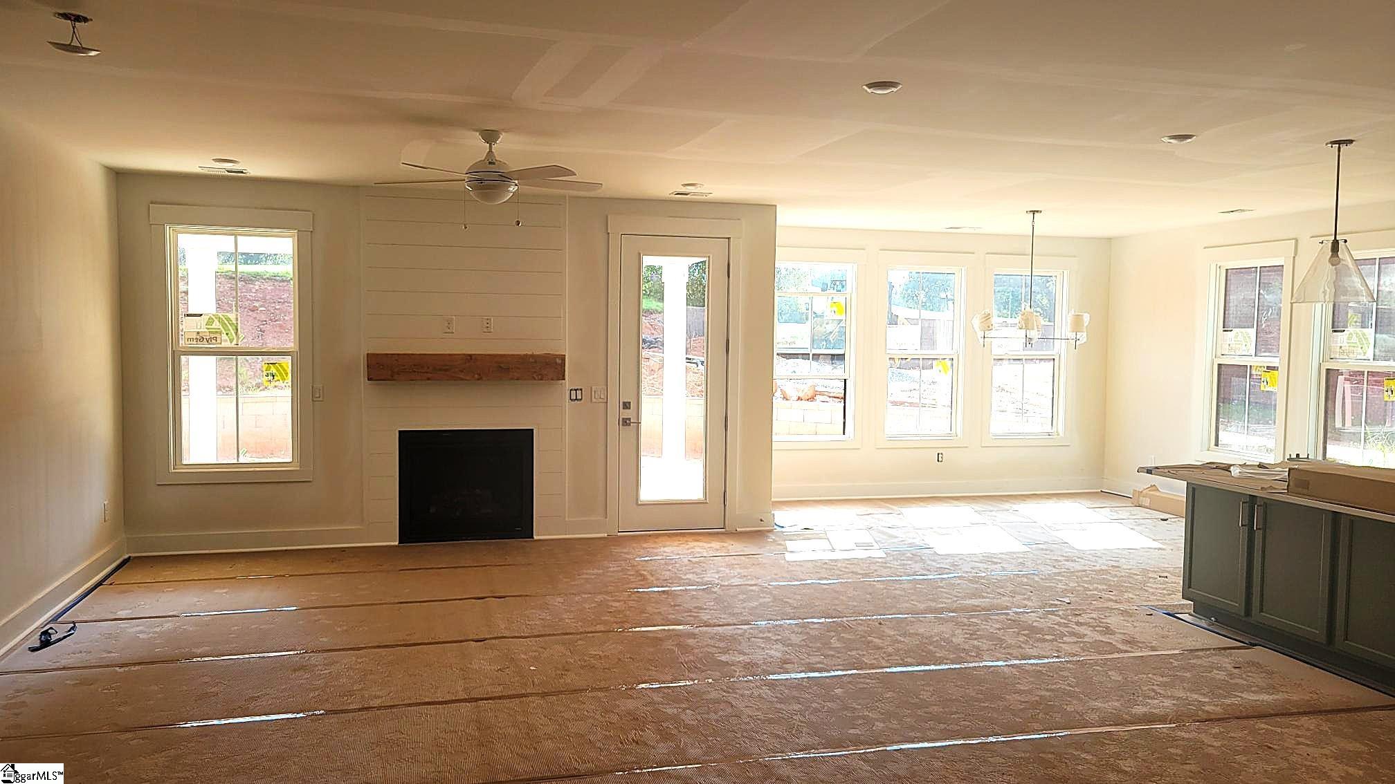 1815 Cross Creek Drive Property Photo 9