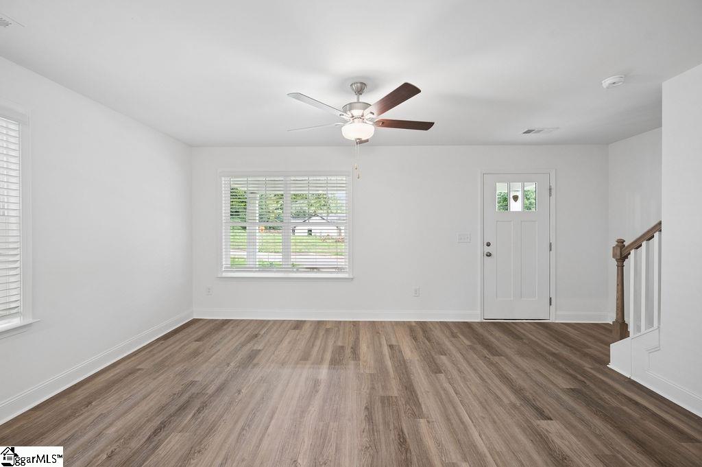 668 Saxon Avenue Property Photo 25