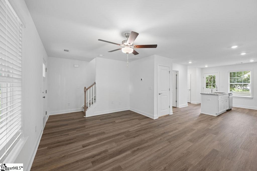 668 Saxon Avenue Property Photo 48