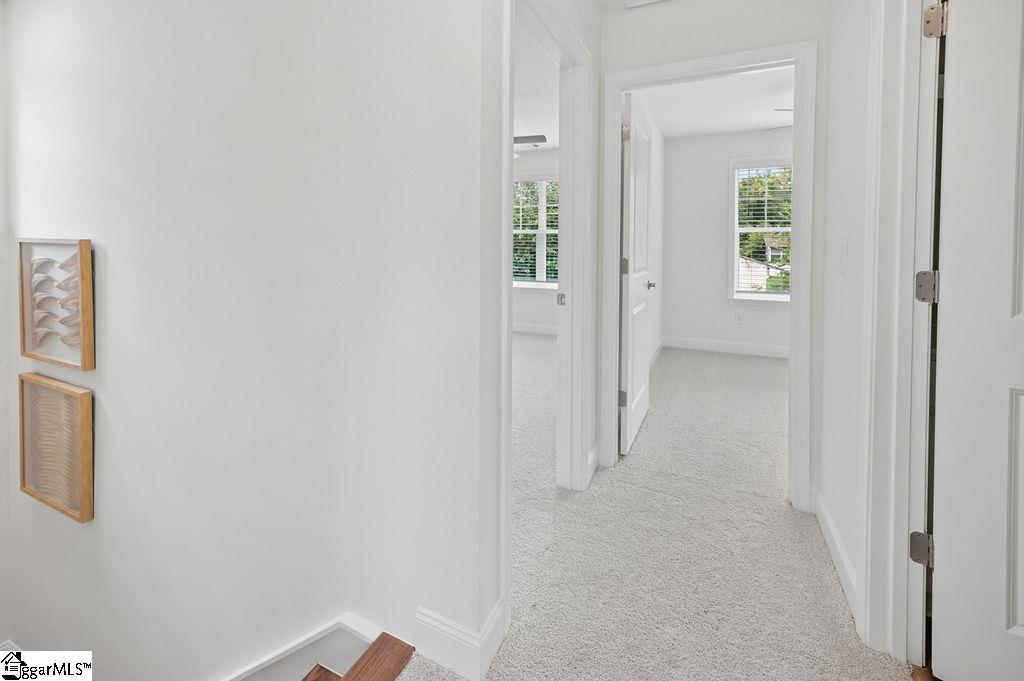 670 Saxon Avenue Property Photo 28