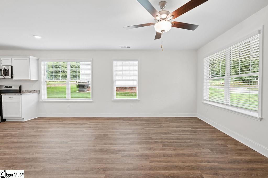 674 Saxon Avenue Property Photo 11
