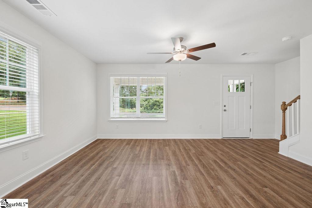 674 Saxon Avenue Property Photo 12