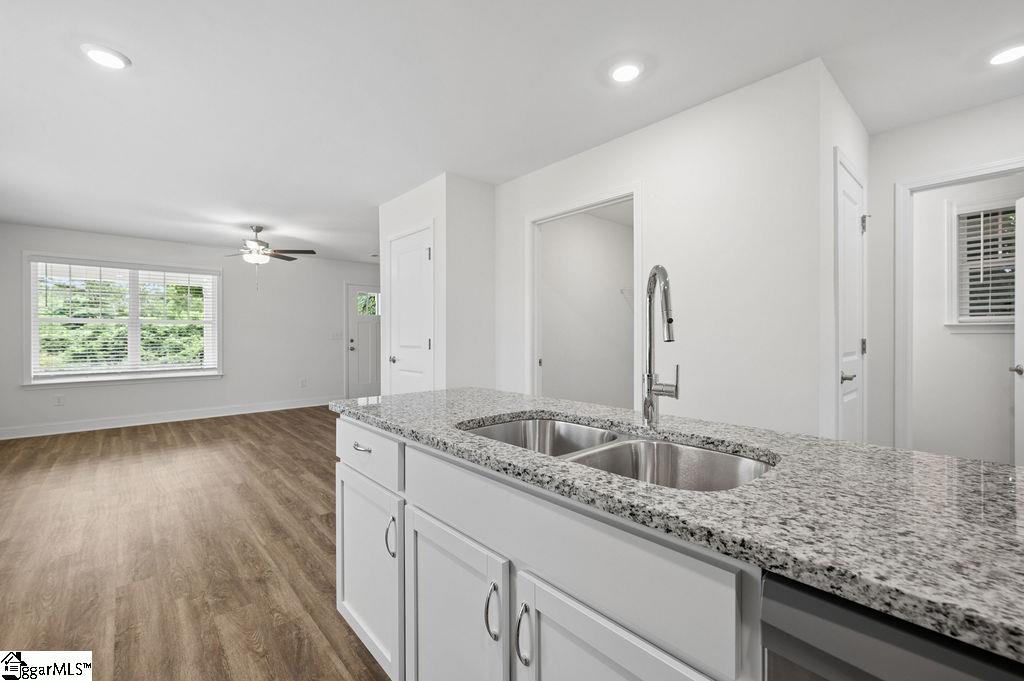 674 Saxon Avenue Property Photo 17