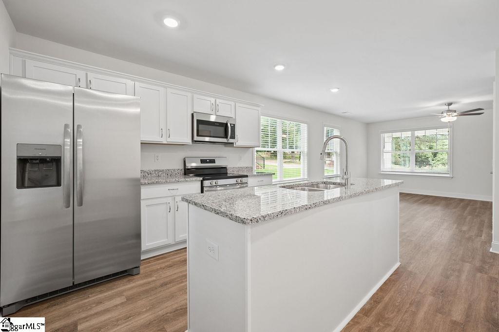 674 Saxon Avenue Property Photo 18