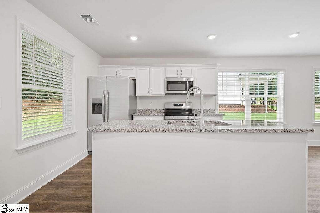 674 Saxon Avenue Property Photo 22
