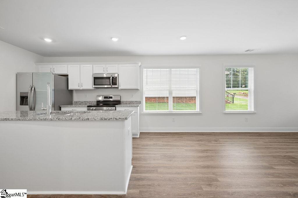 674 Saxon Avenue Property Photo 23