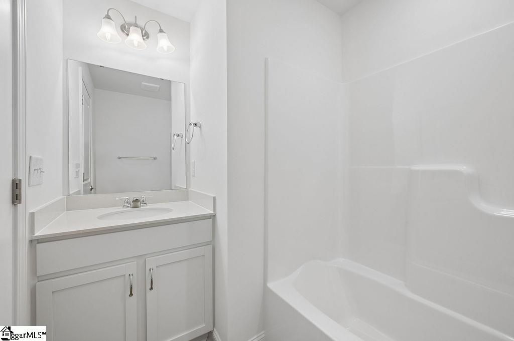 674 Saxon Avenue Property Photo 33