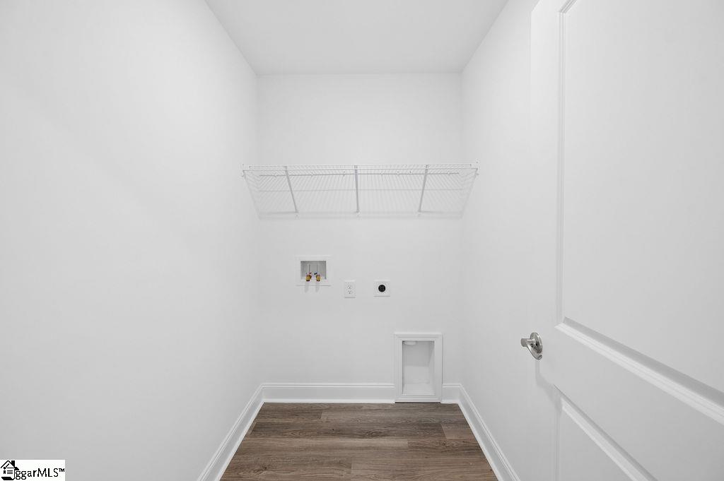 672 Saxon Avenue Property Photo 14