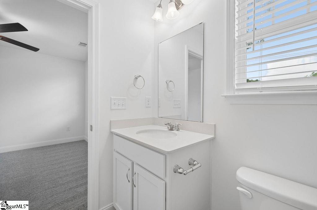 672 Saxon Avenue Property Photo 27