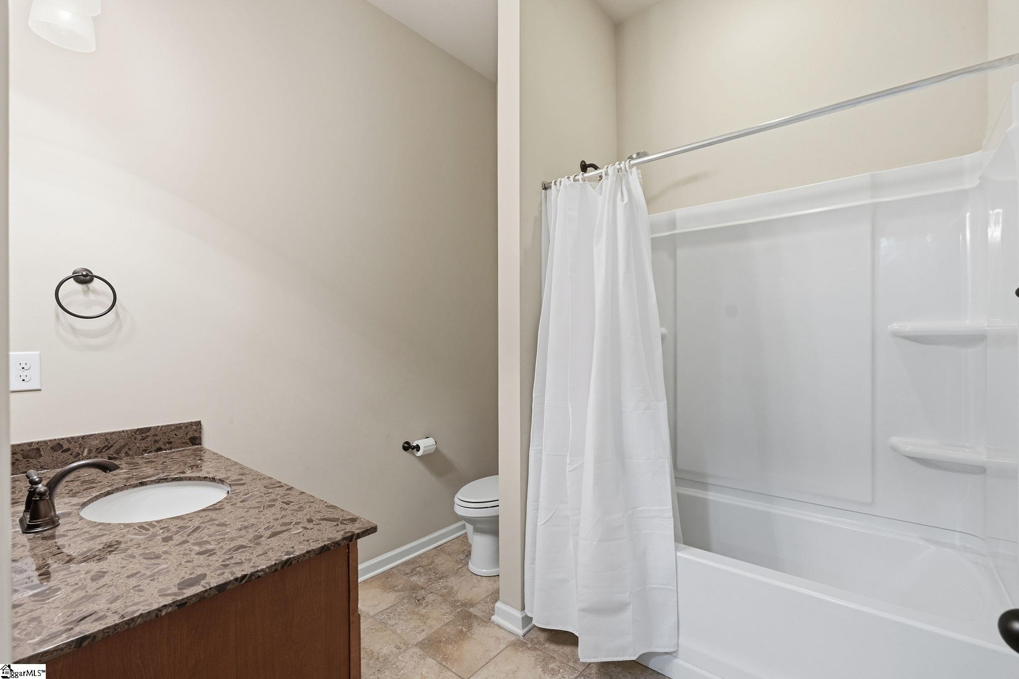 425 Castleford Place Property Photo 20