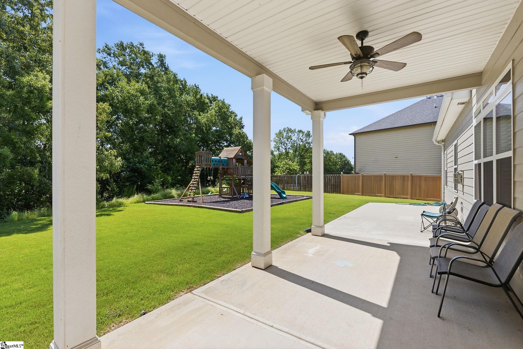 425 Castleford Place Property Photo 32