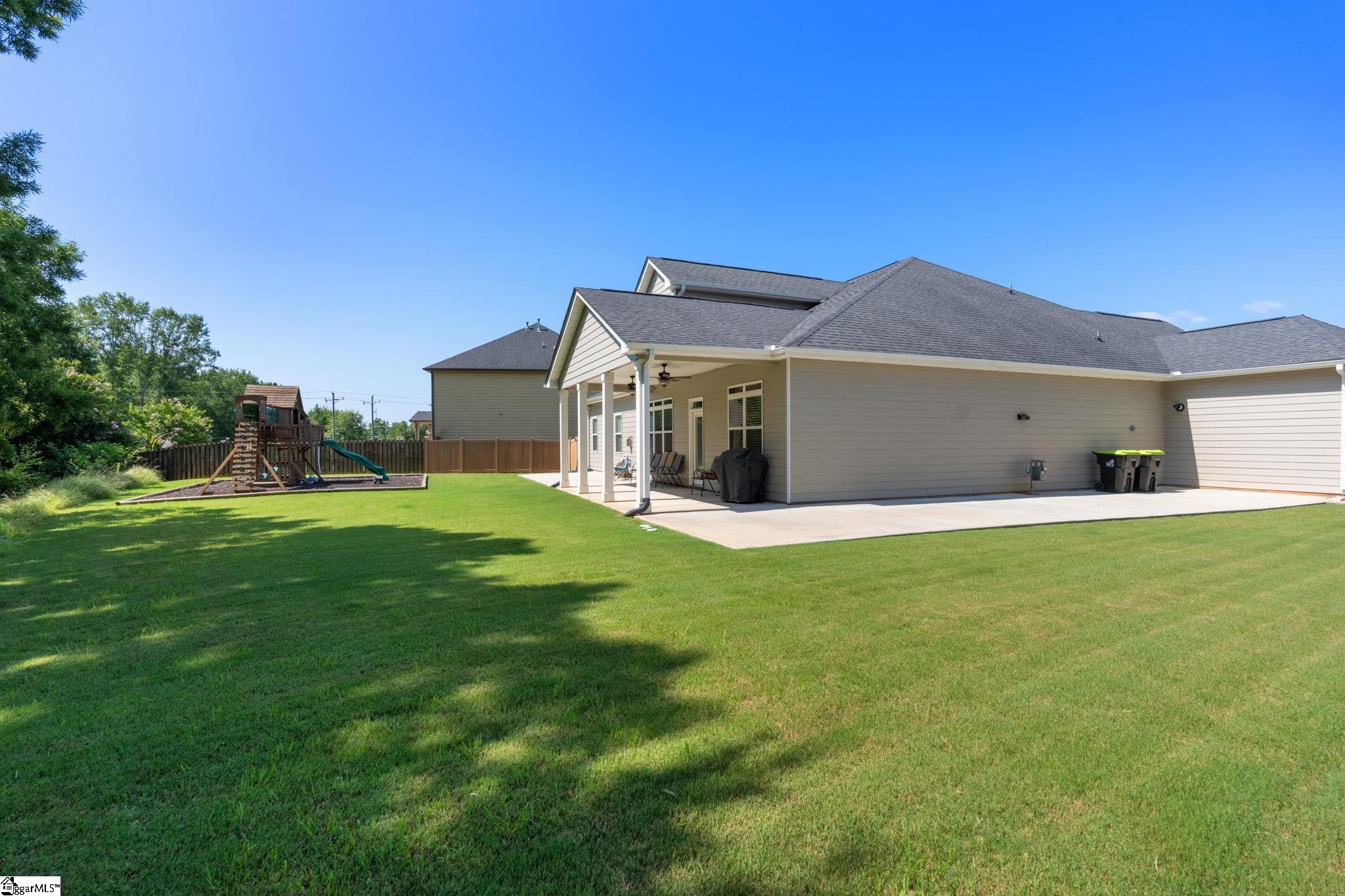 425 Castleford Place Property Photo 35