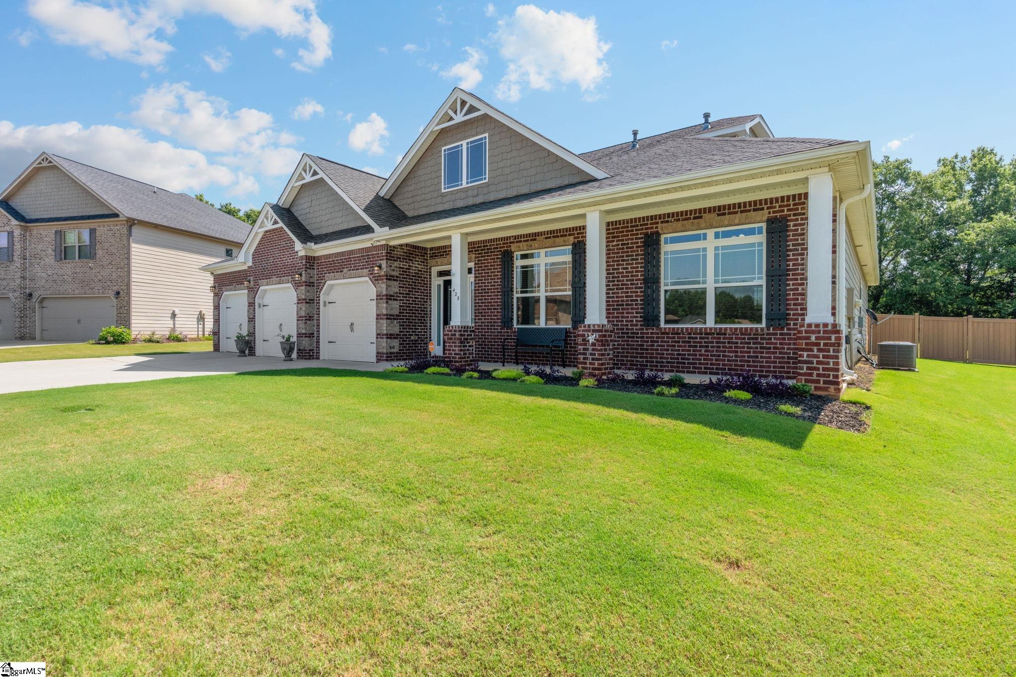 425 Castleford Place Property Photo 45