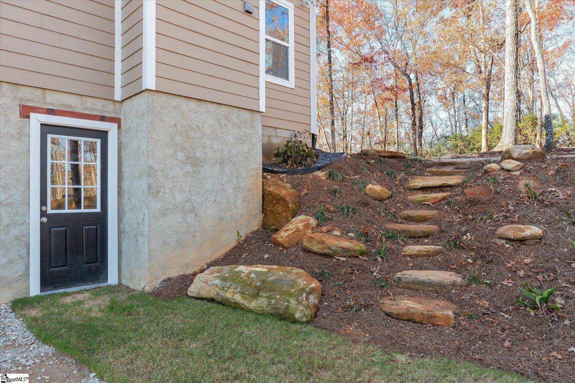 183 Wittmore Lane Property Photo 8