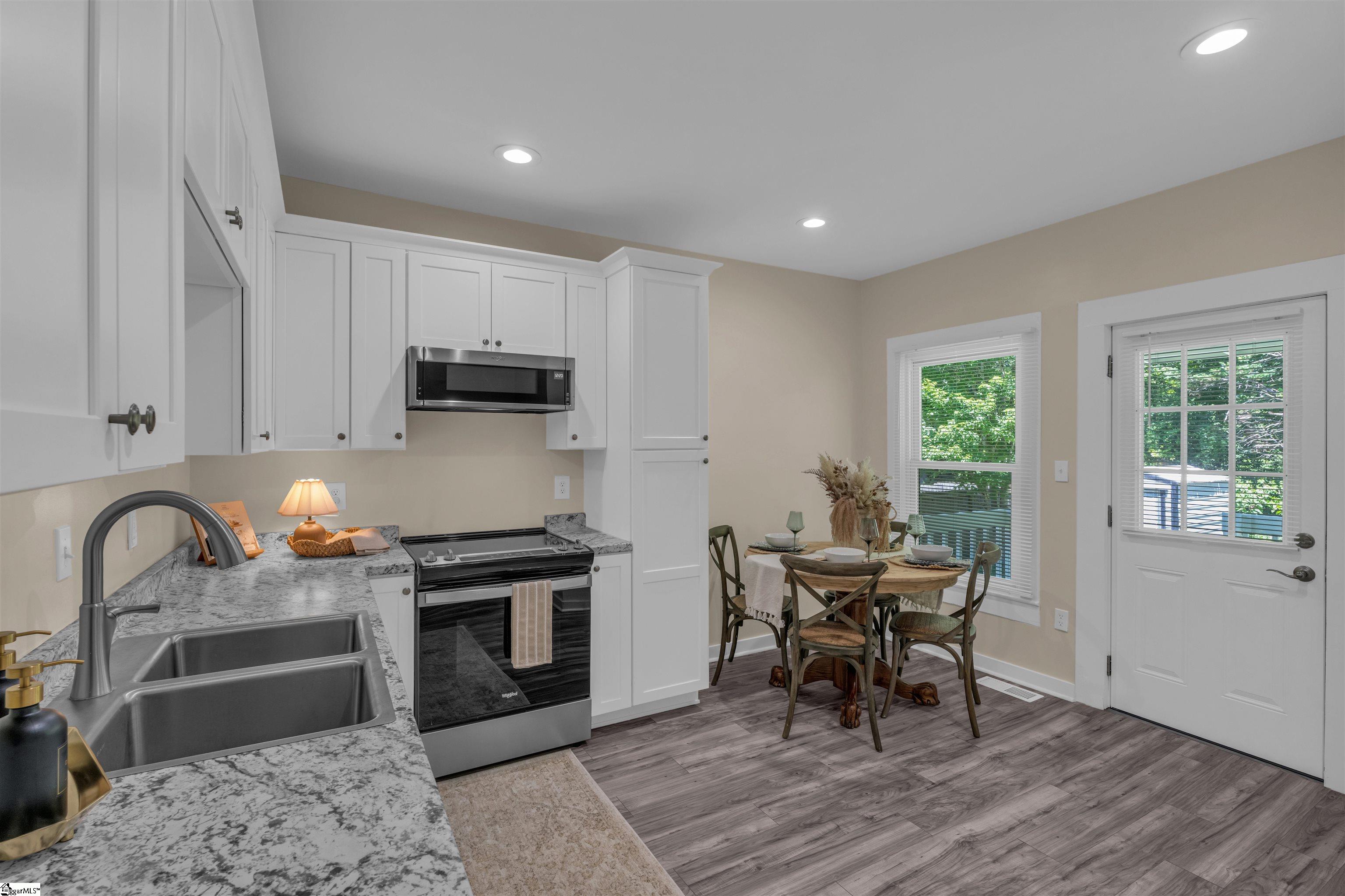 214 Beattie Street Property Photo 6