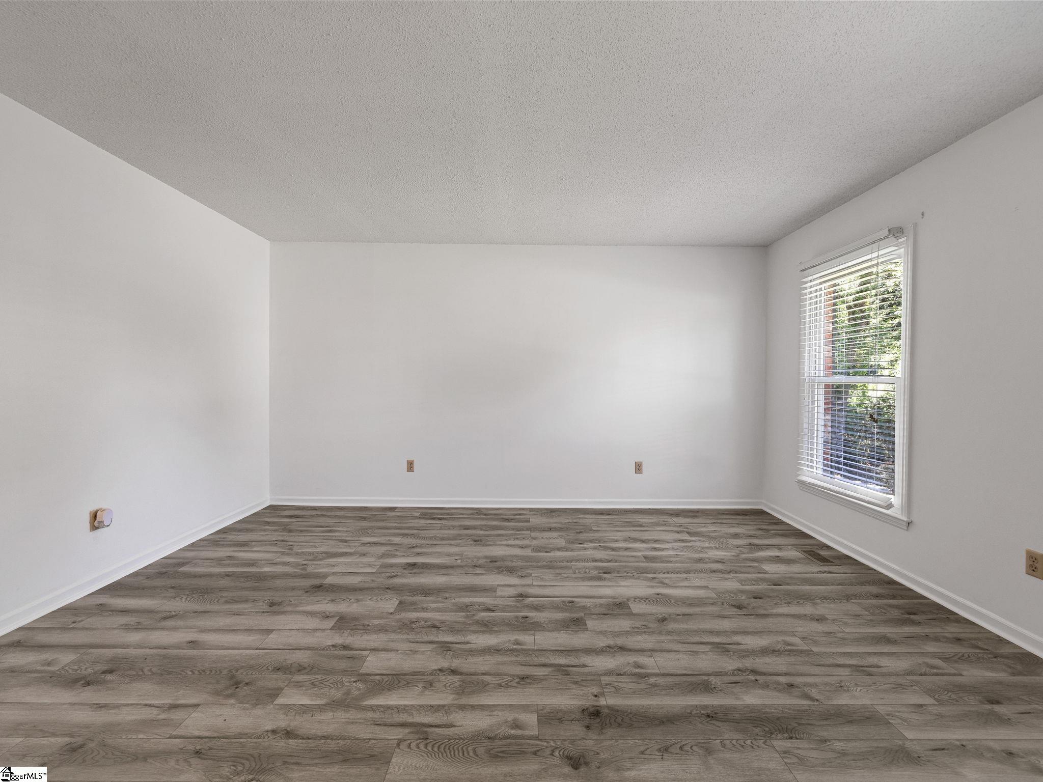 174 New Market Street Property Photo 9