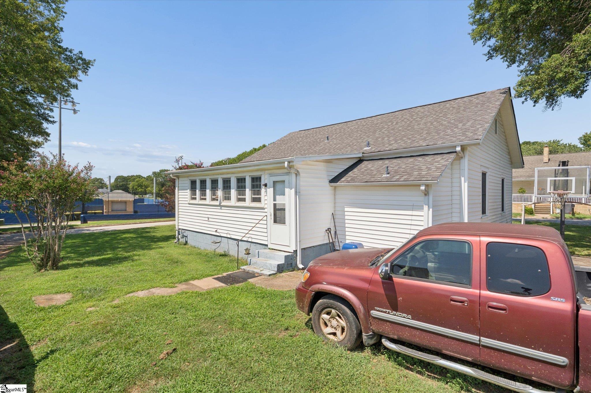7 22nd Street Property Photo 26