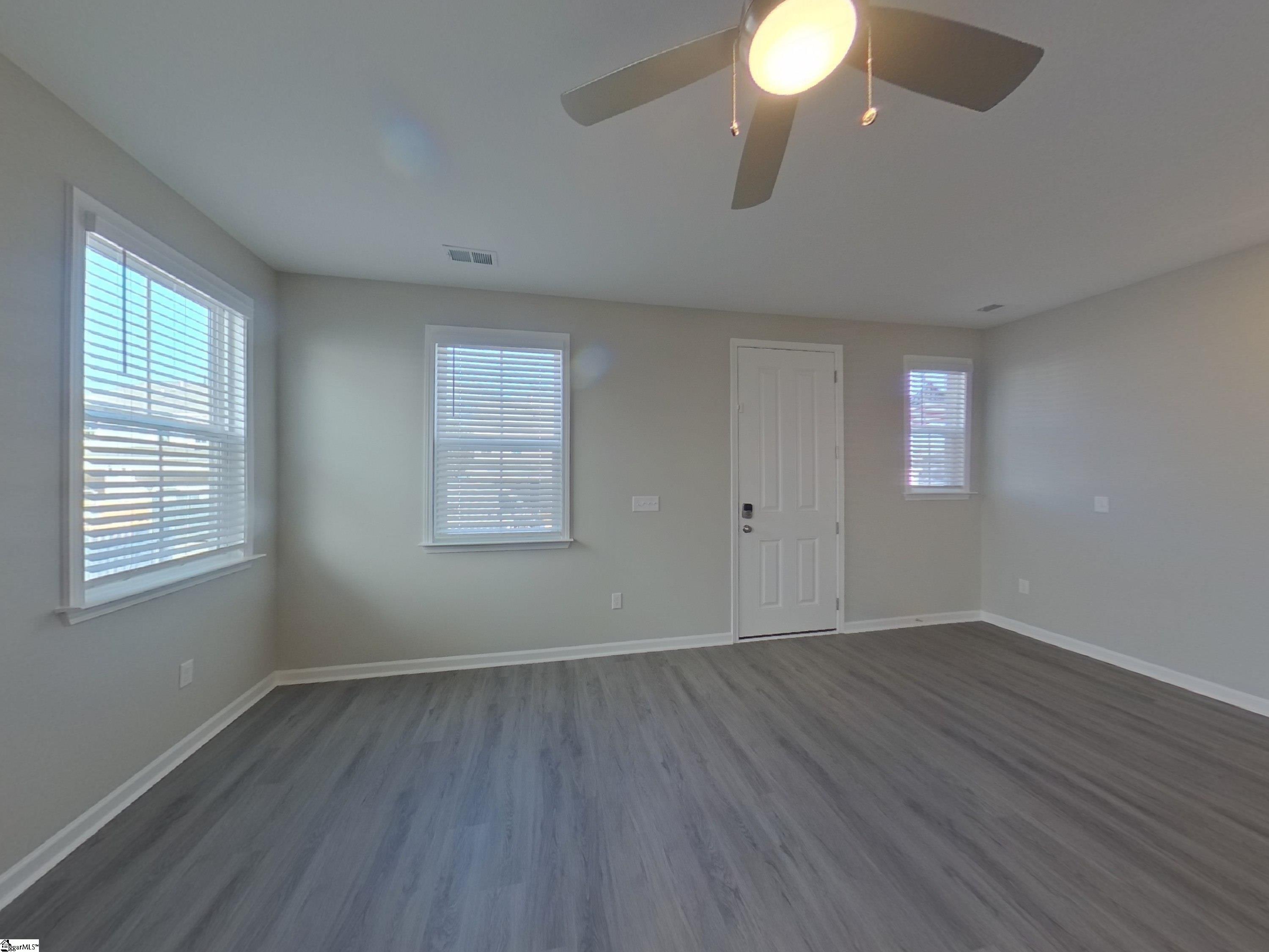 1602603 Property Photo 3