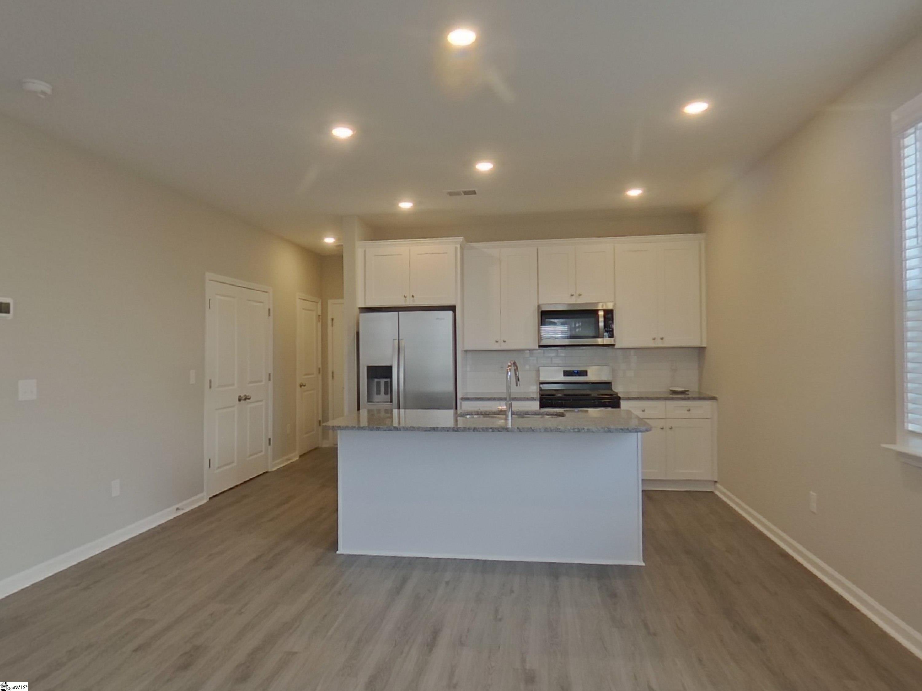 1602603 Property Photo 4