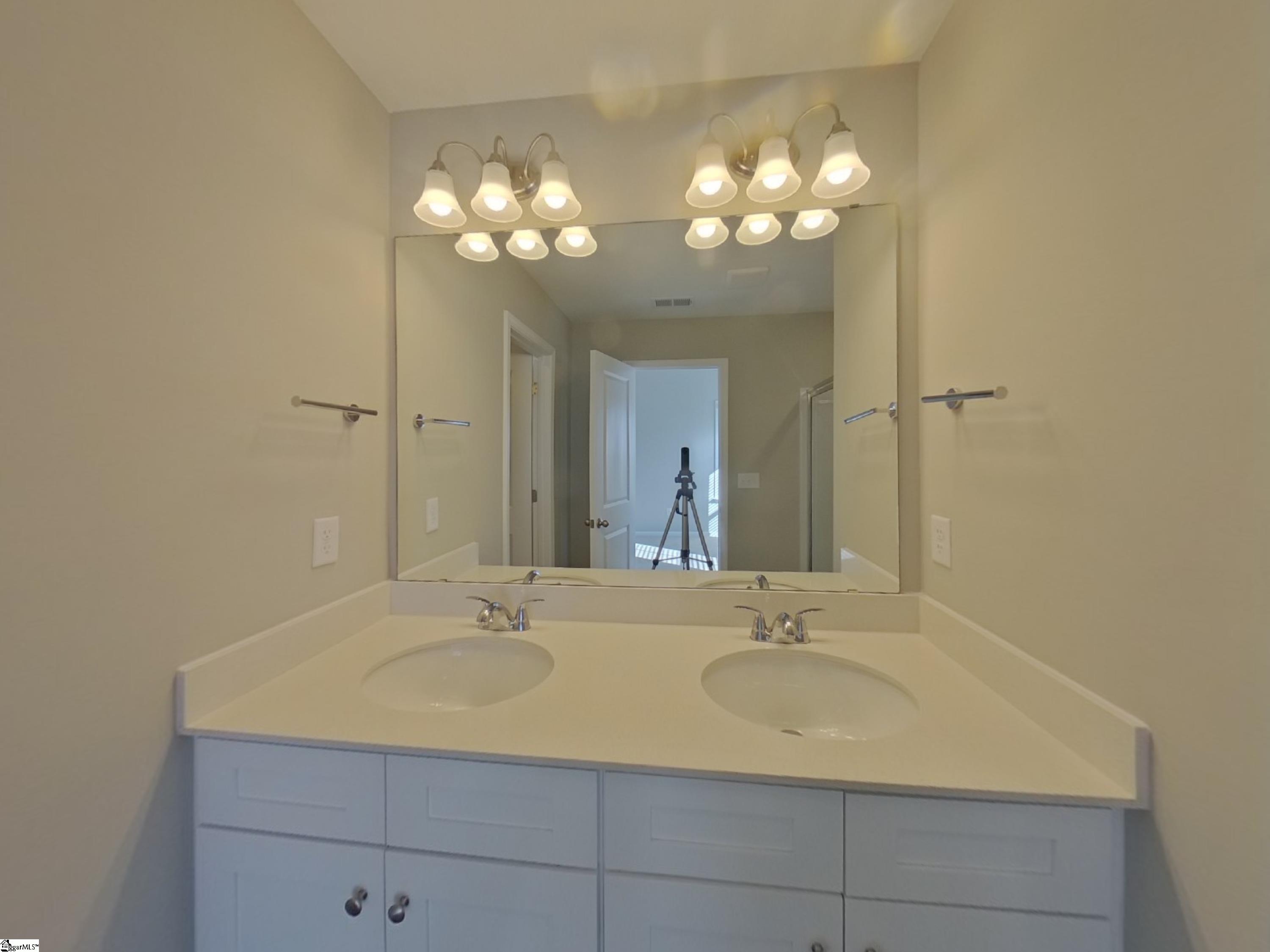 1602603 Property Photo 9