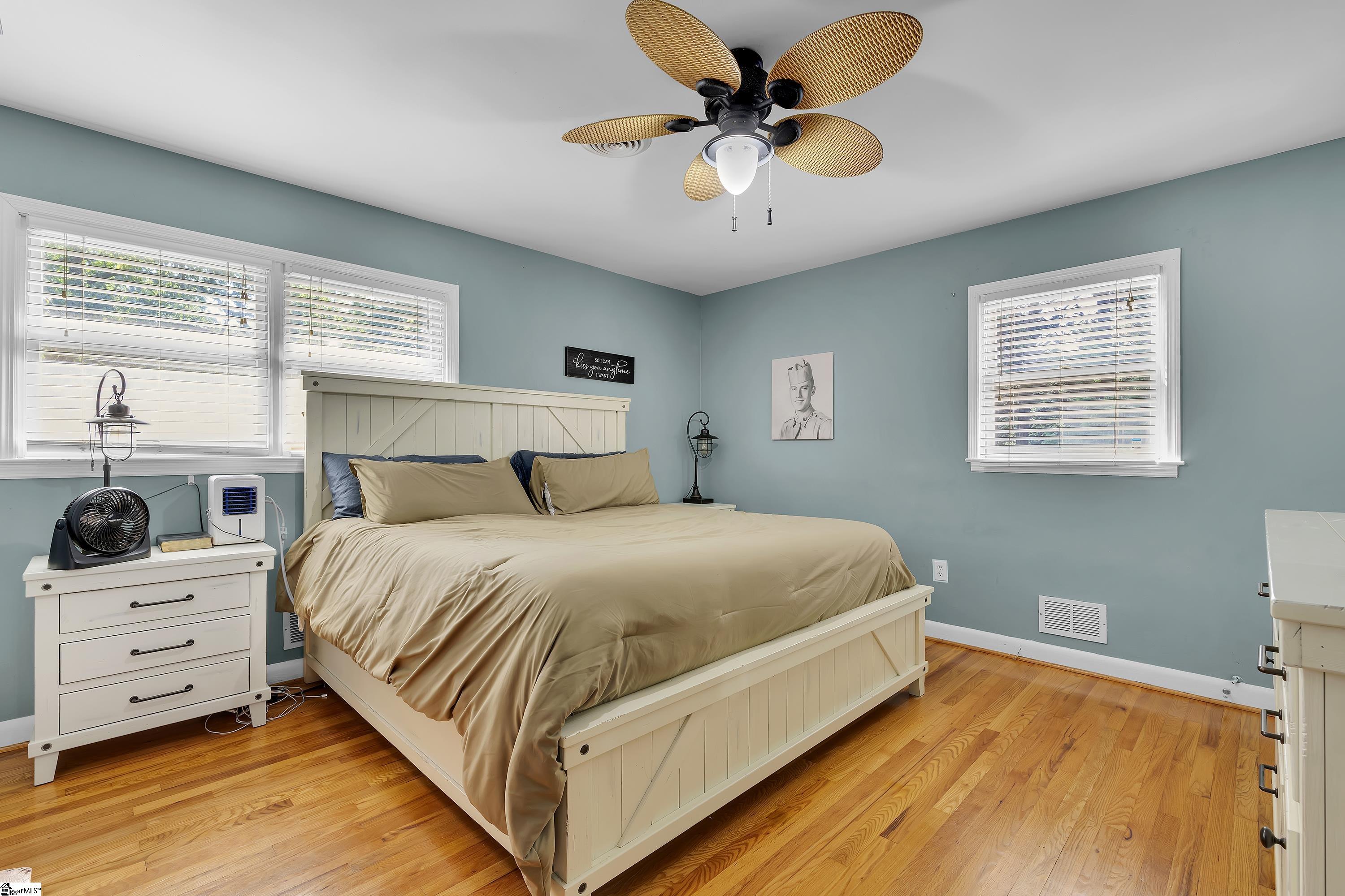 2209 Edgefield Road Property Photo 6