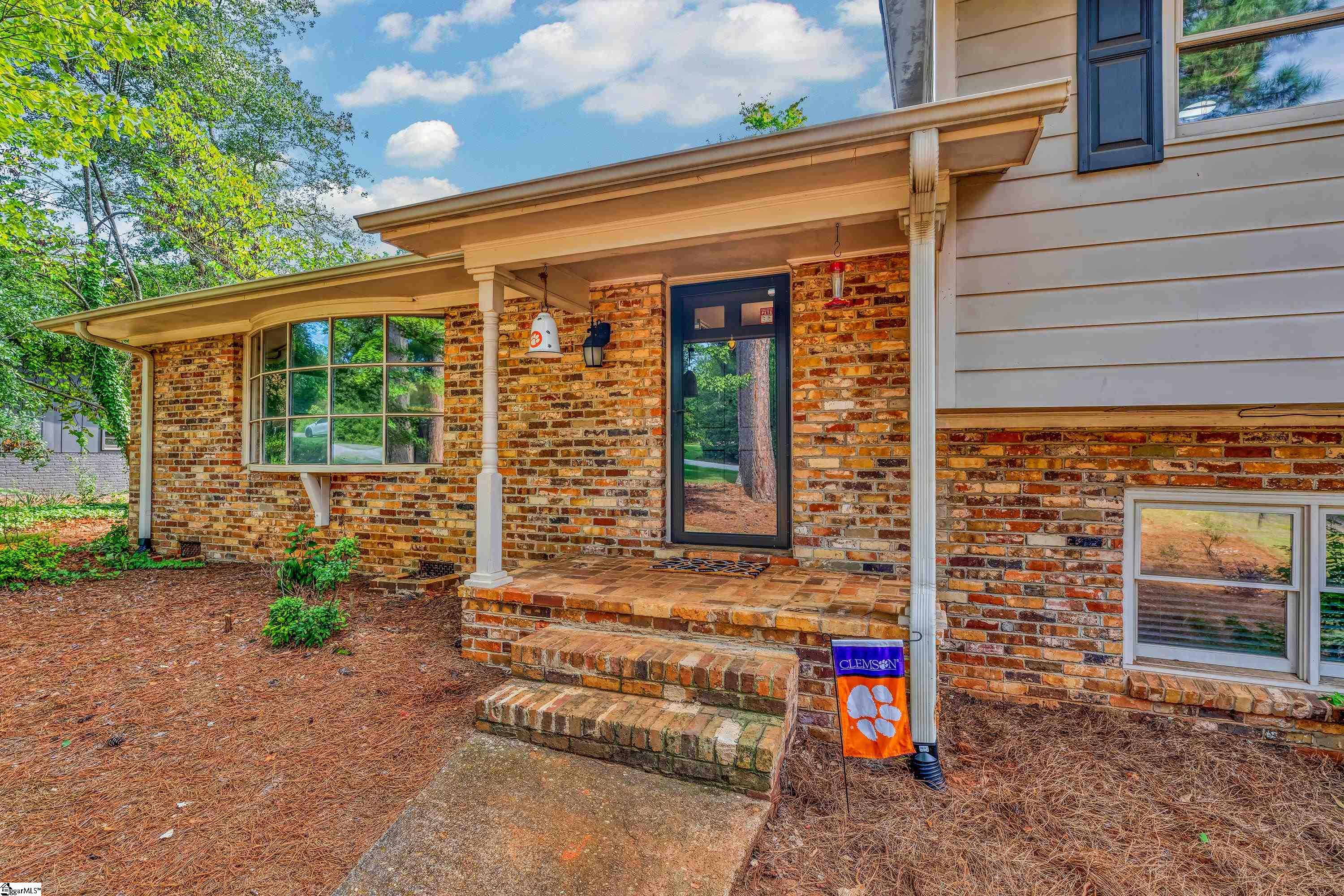 2209 Edgefield Road Property Photo 8