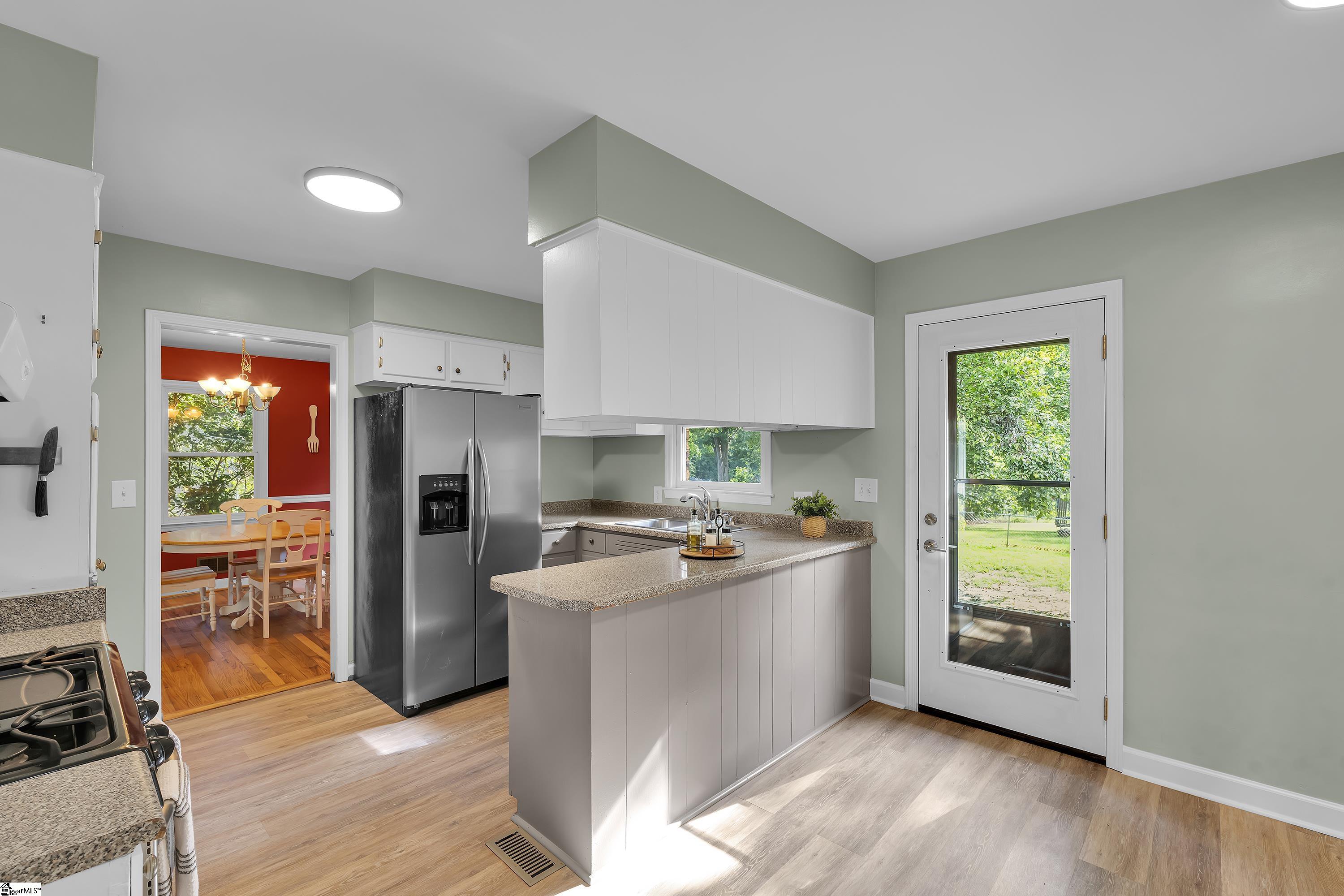 2209 Edgefield Road Property Photo 11