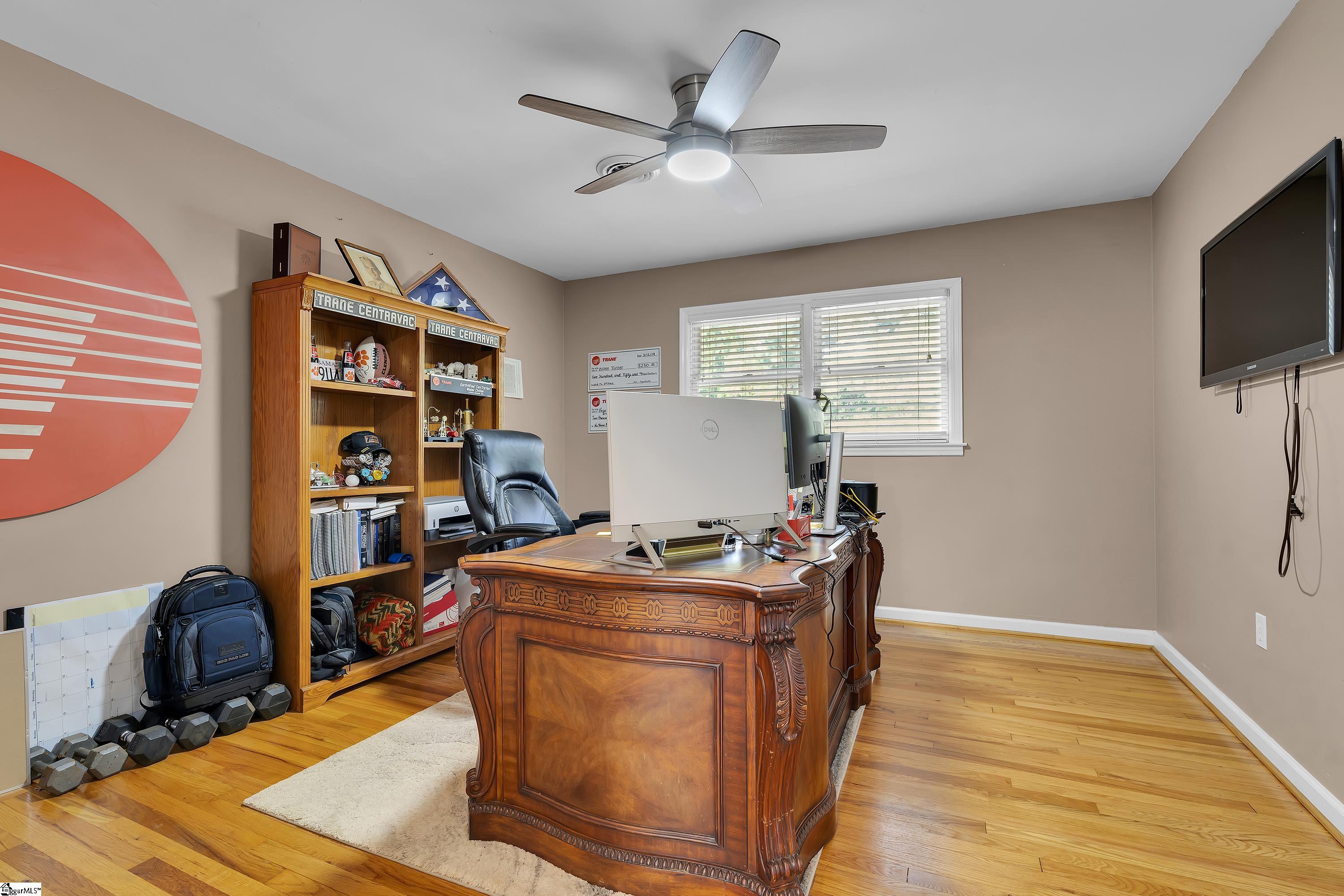 2209 Edgefield Road Property Photo 14