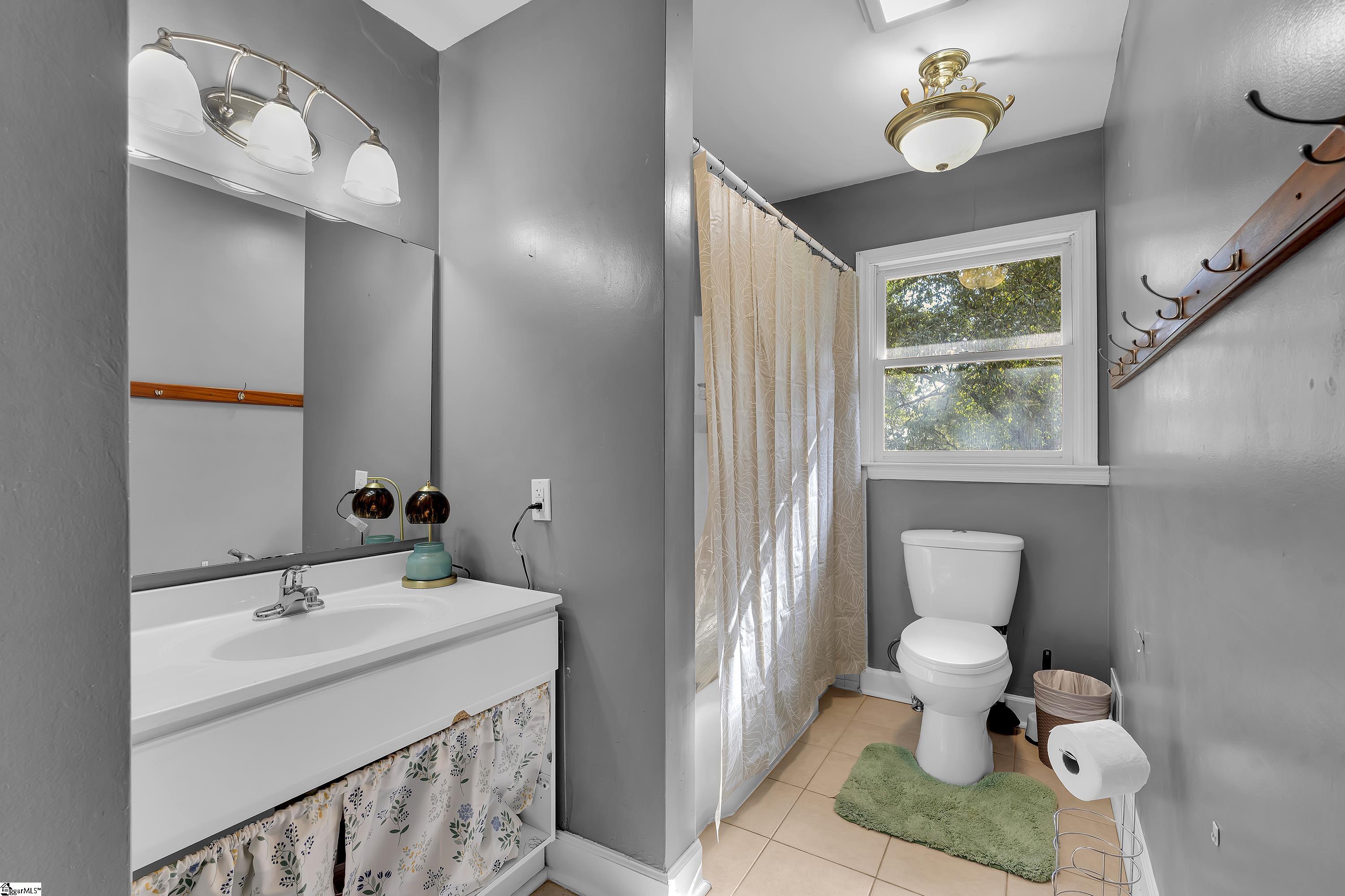 2209 Edgefield Road Property Photo 15