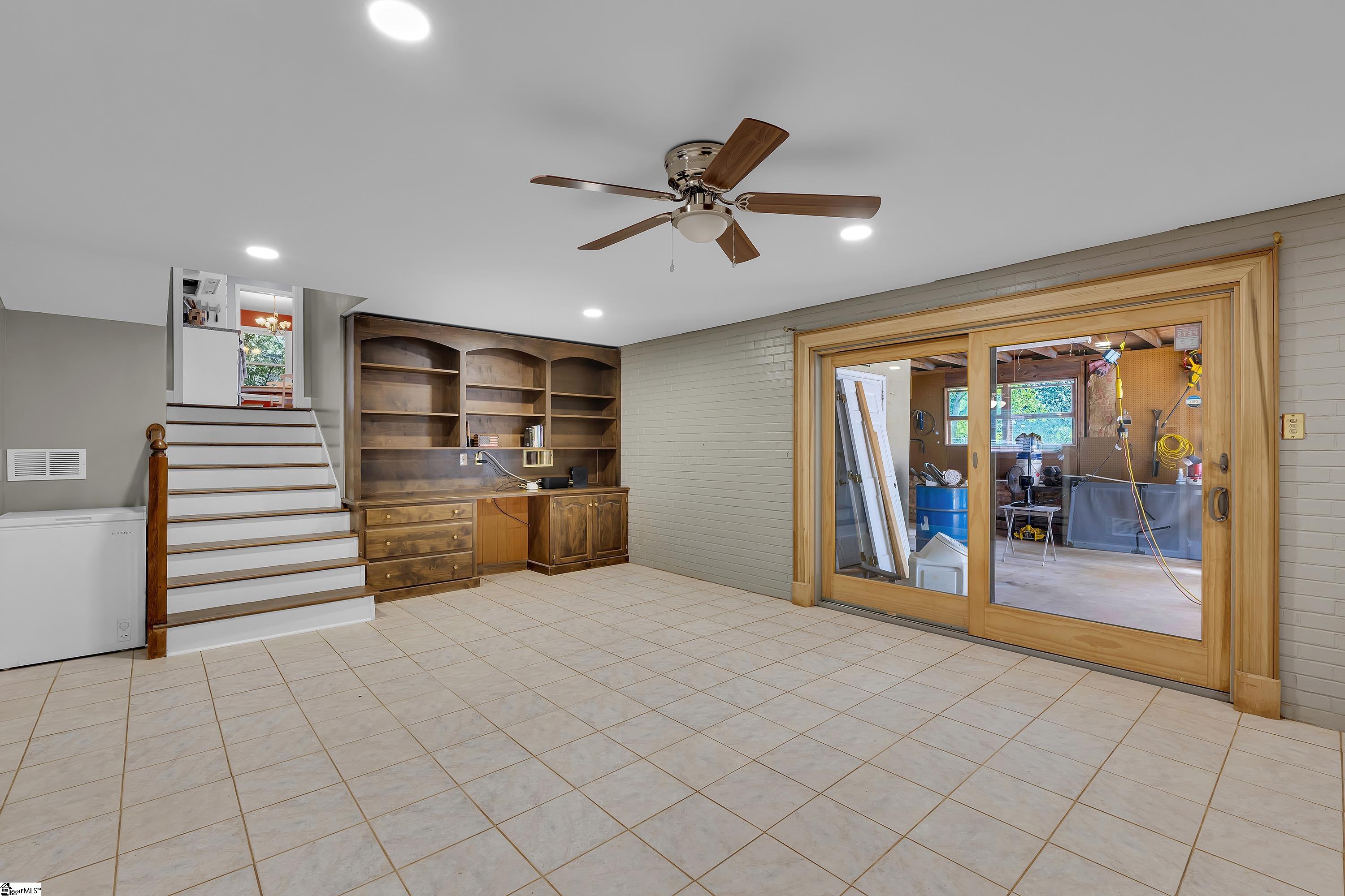 2209 Edgefield Road Property Photo 17